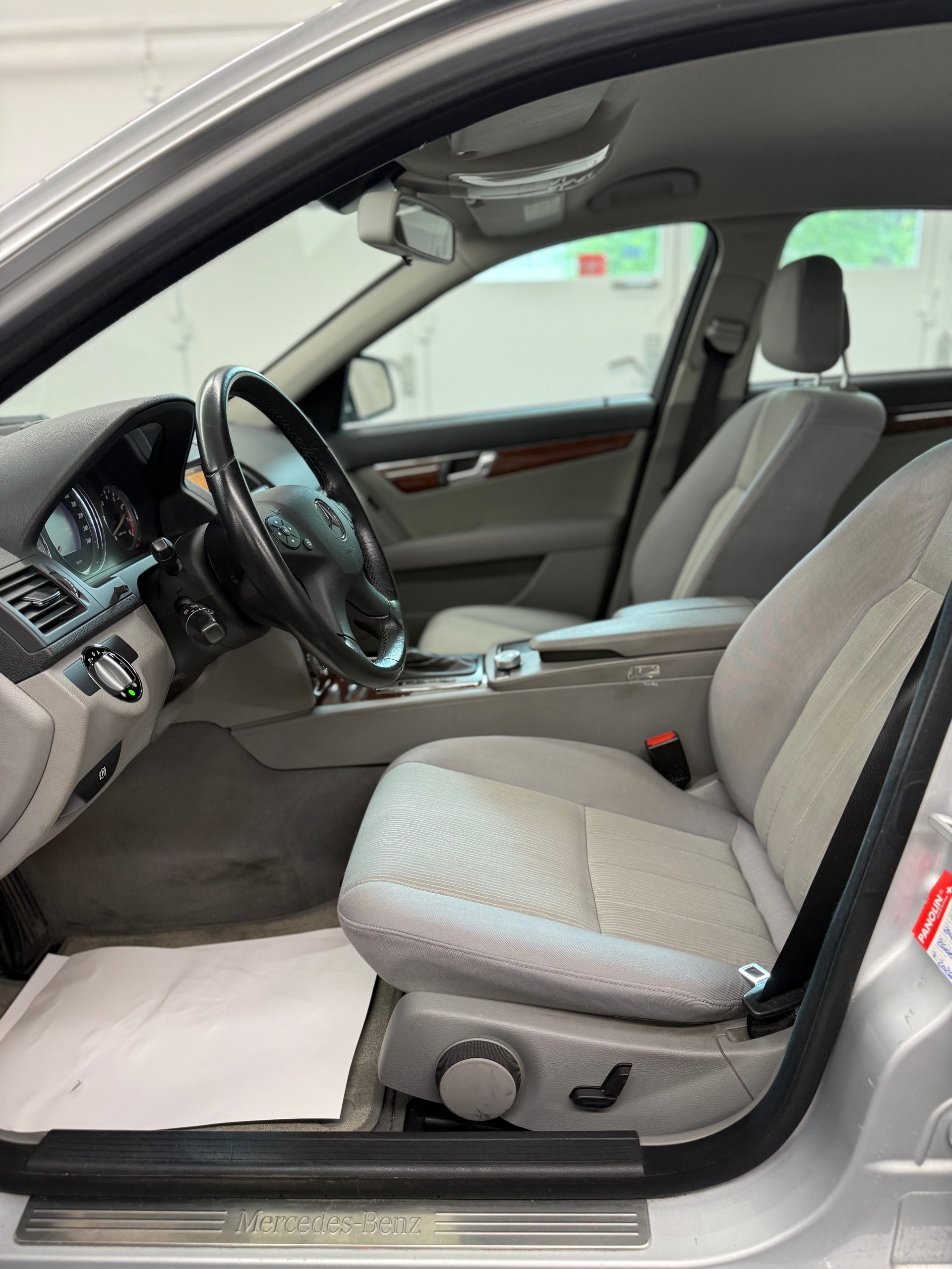 MERCEDES-BENZ C 300 (280 Classic) 4Matic 7G-Tronic-image-16