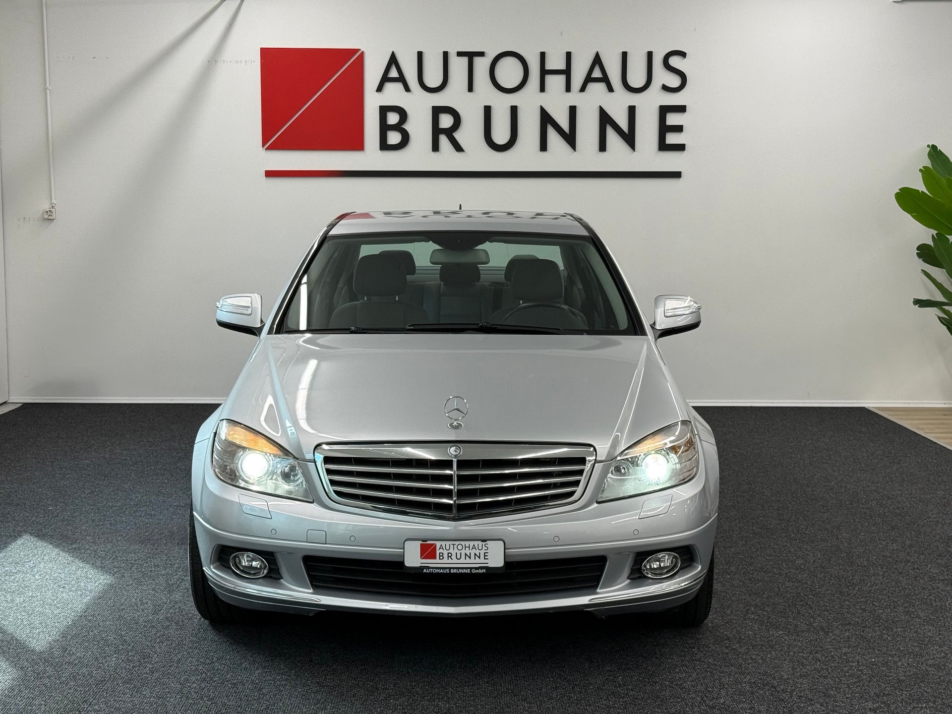 MERCEDES-BENZ C 300 (280 Classic) 4Matic 7G-Tronic-showroom-element-1