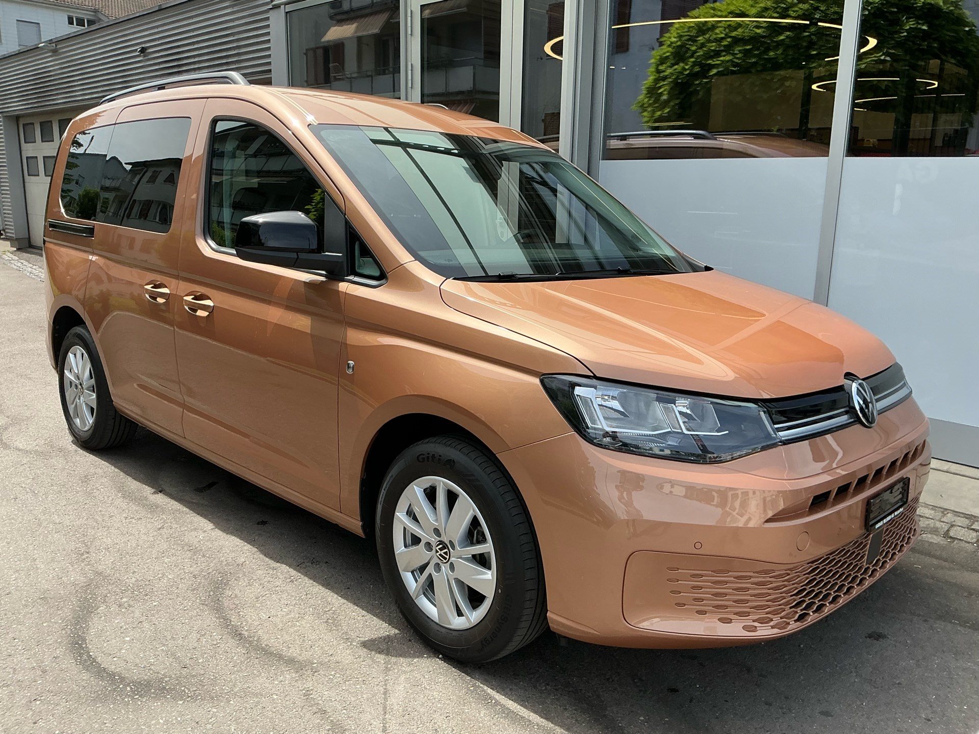VW Caddy 2.0 TDI DSG LIFE *** NAVI DISCOVER & RÜCKFAHRKAMERA ***-showroom-element-2