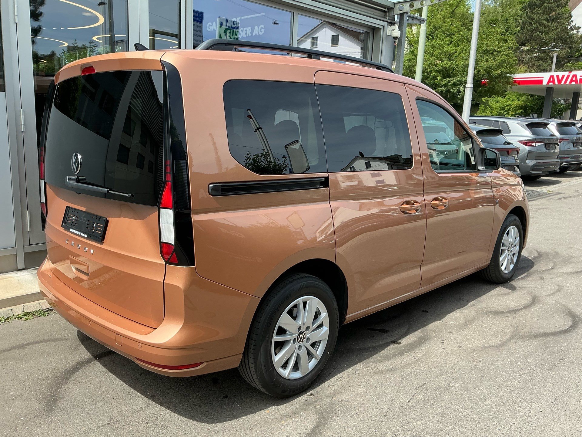 VW Caddy 2.0 TDI DSG LIFE *** NAVI DISCOVER & RÜCKFAHRKAMERA ***-showroom-element-3
