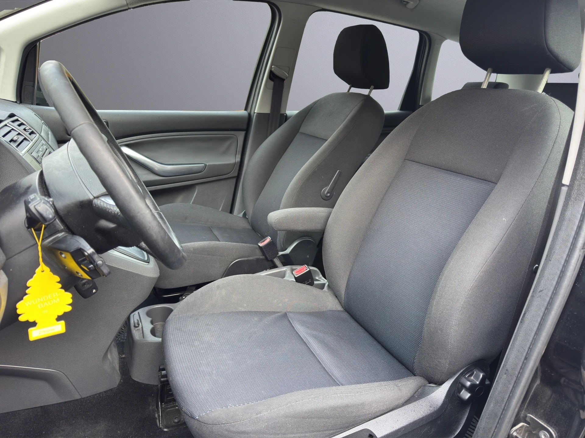 FORD C-Max 2.0 16V Titanium Automatic-image-9