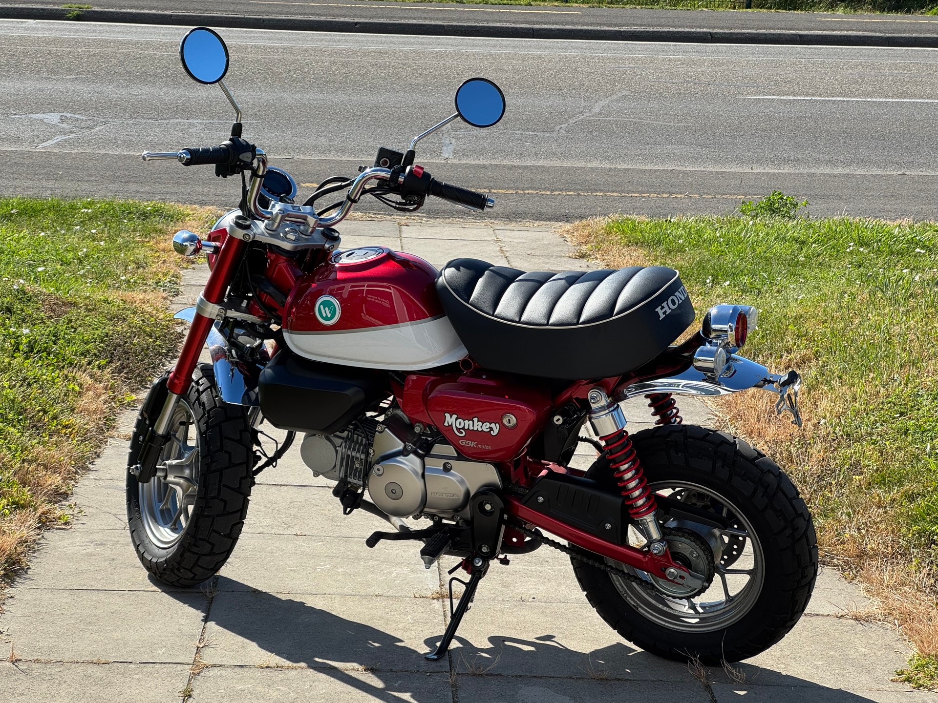 HONDA MONKEY-showroom-element-3