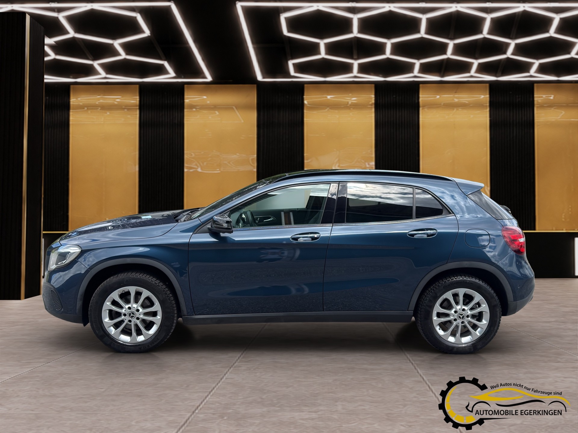MERCEDES-BENZ GLA 200 Night Star 7G-DCT-image-7