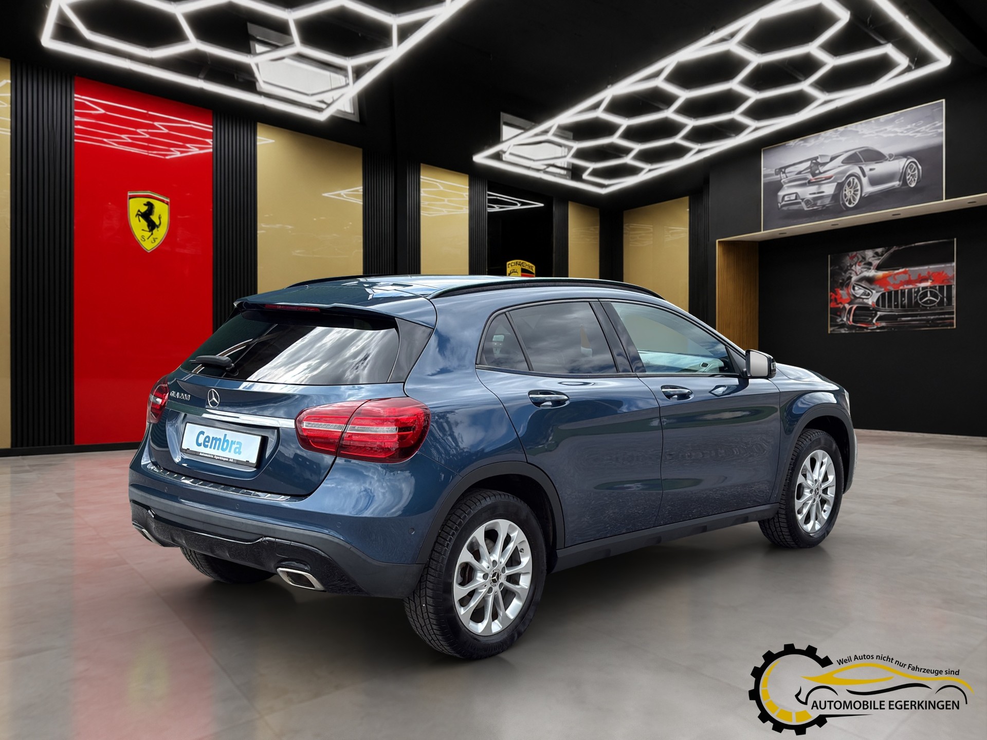 MERCEDES-BENZ GLA 200 Night Star 7G-DCT-image-4