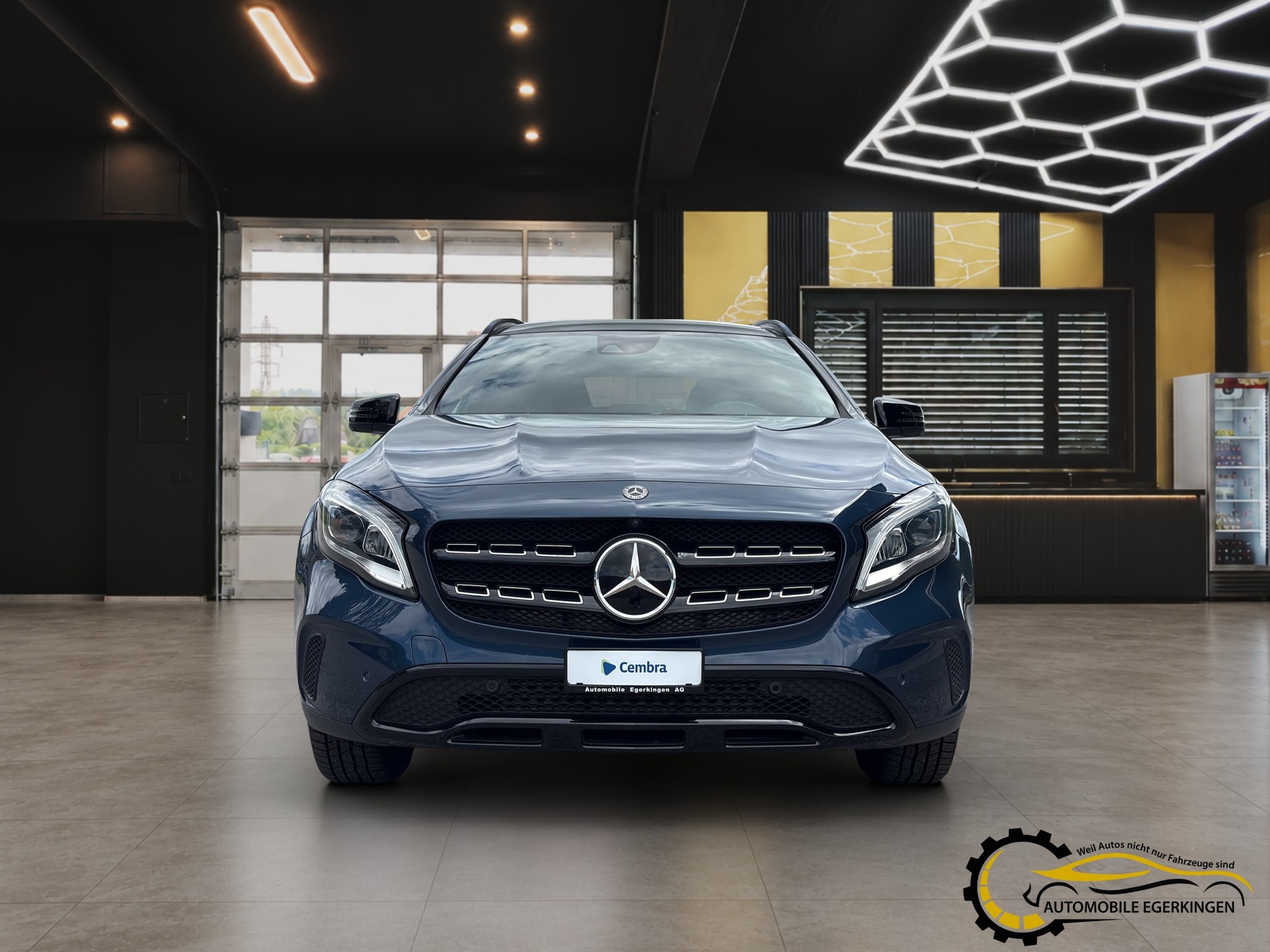 MERCEDES-BENZ GLA 200 Night Star 7G-DCT-image-1