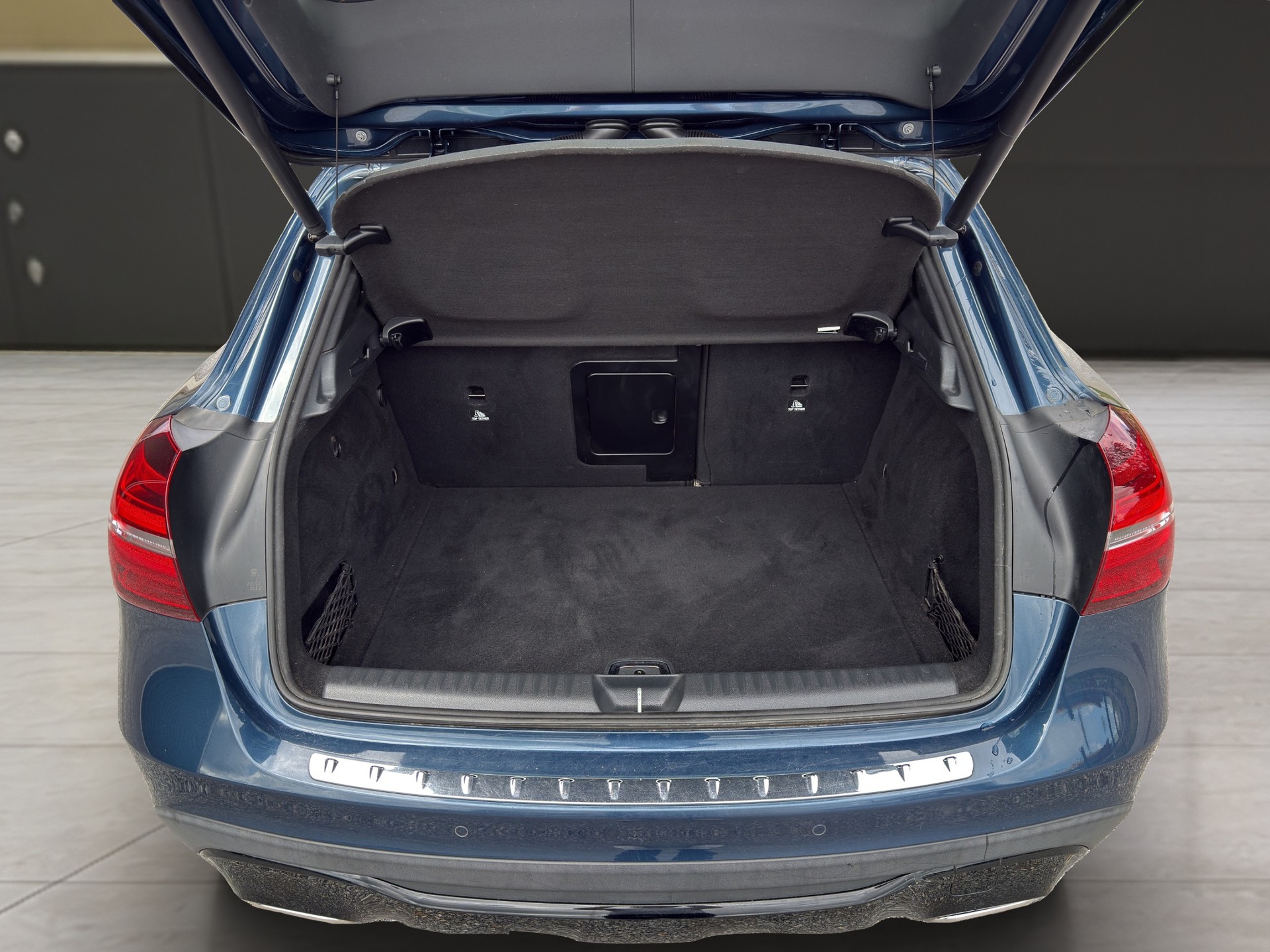 MERCEDES-BENZ GLA 200 Night Star 7G-DCT-image-14