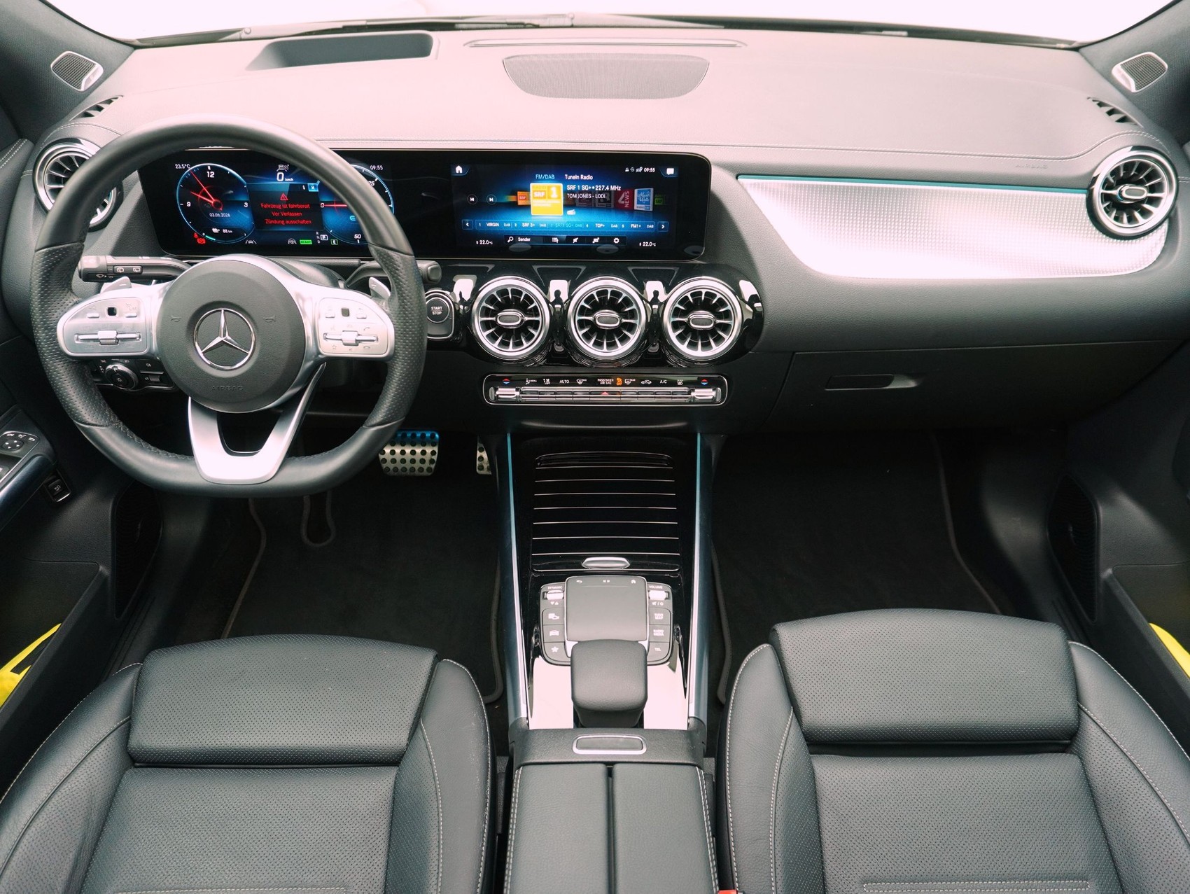 MERCEDES-BENZ EQA 250 AMG Line-image-14