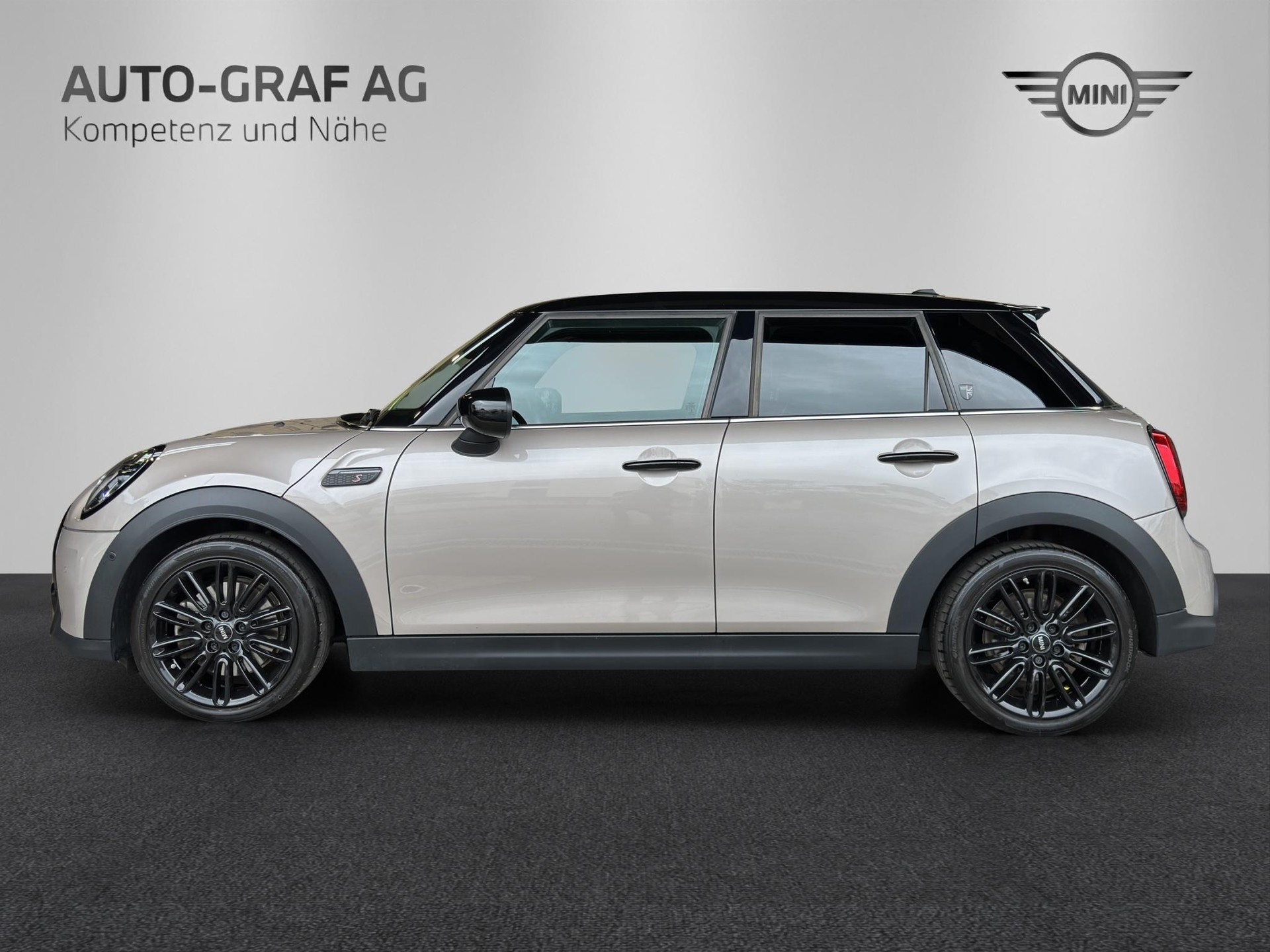 MINI Cooper S 5door-image-1