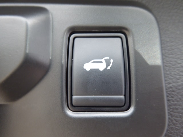 RENAULT Austral 1.2 HEV 200 Techno A-image-11