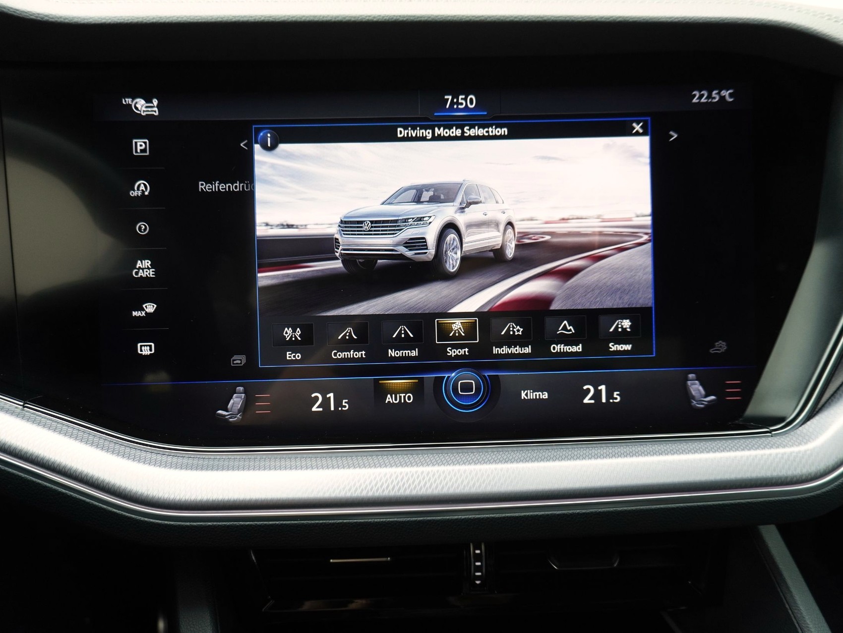 VW Touareg 3.0 V6 TDI R-Line Black Style 4Motion-image-18