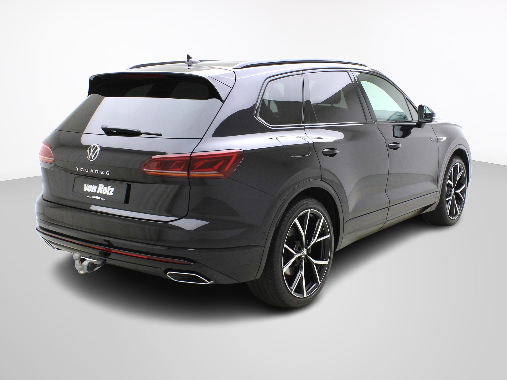 VW Touareg 3.0 V6 TDI R-Line Black Style 4Motion-image-3