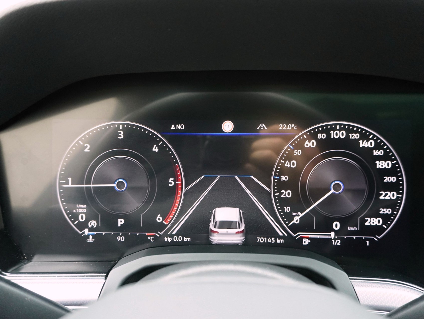 VW Touareg 3.0 V6 TDI R-Line Black Style 4Motion-image-14