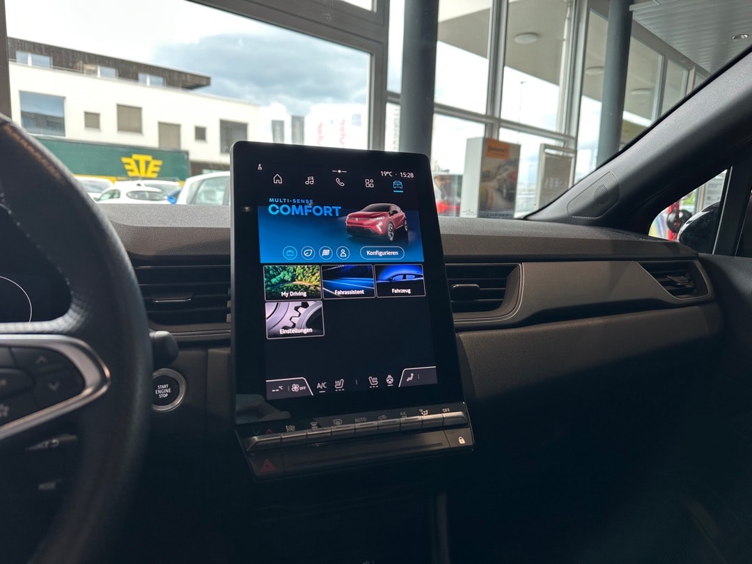 RENAULT Captur 1.3 TCe Techno-image-17