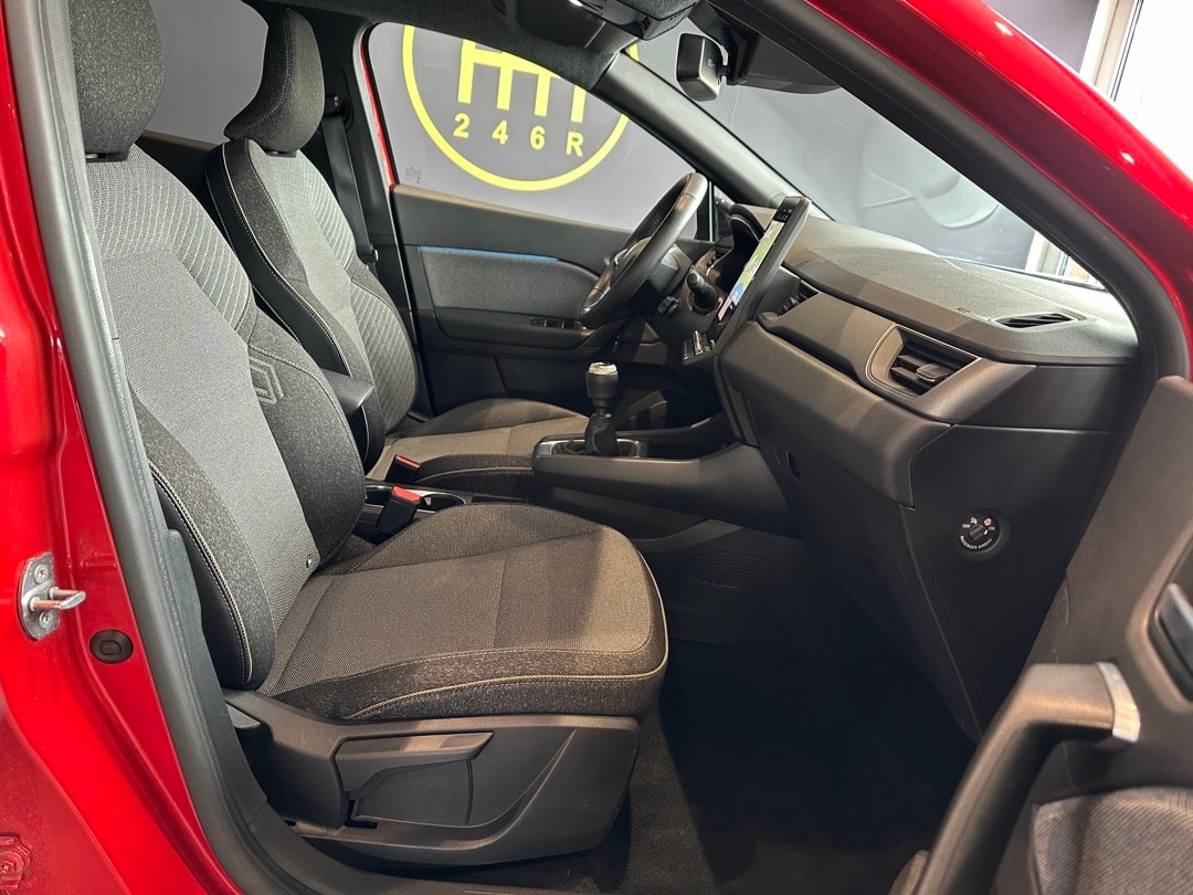 RENAULT Captur 1.3 TCe Techno-image-12