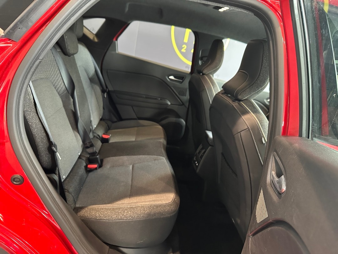 RENAULT Captur 1.3 TCe Techno-image-19
