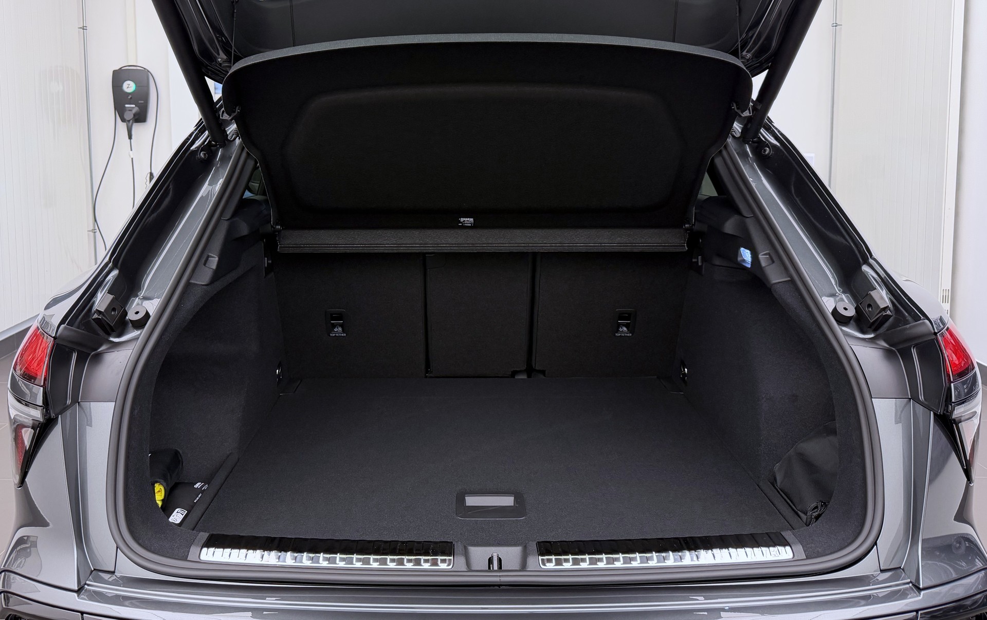 AUDI Q3 SUV TFSI quattro 195 kW S tronic-image-21