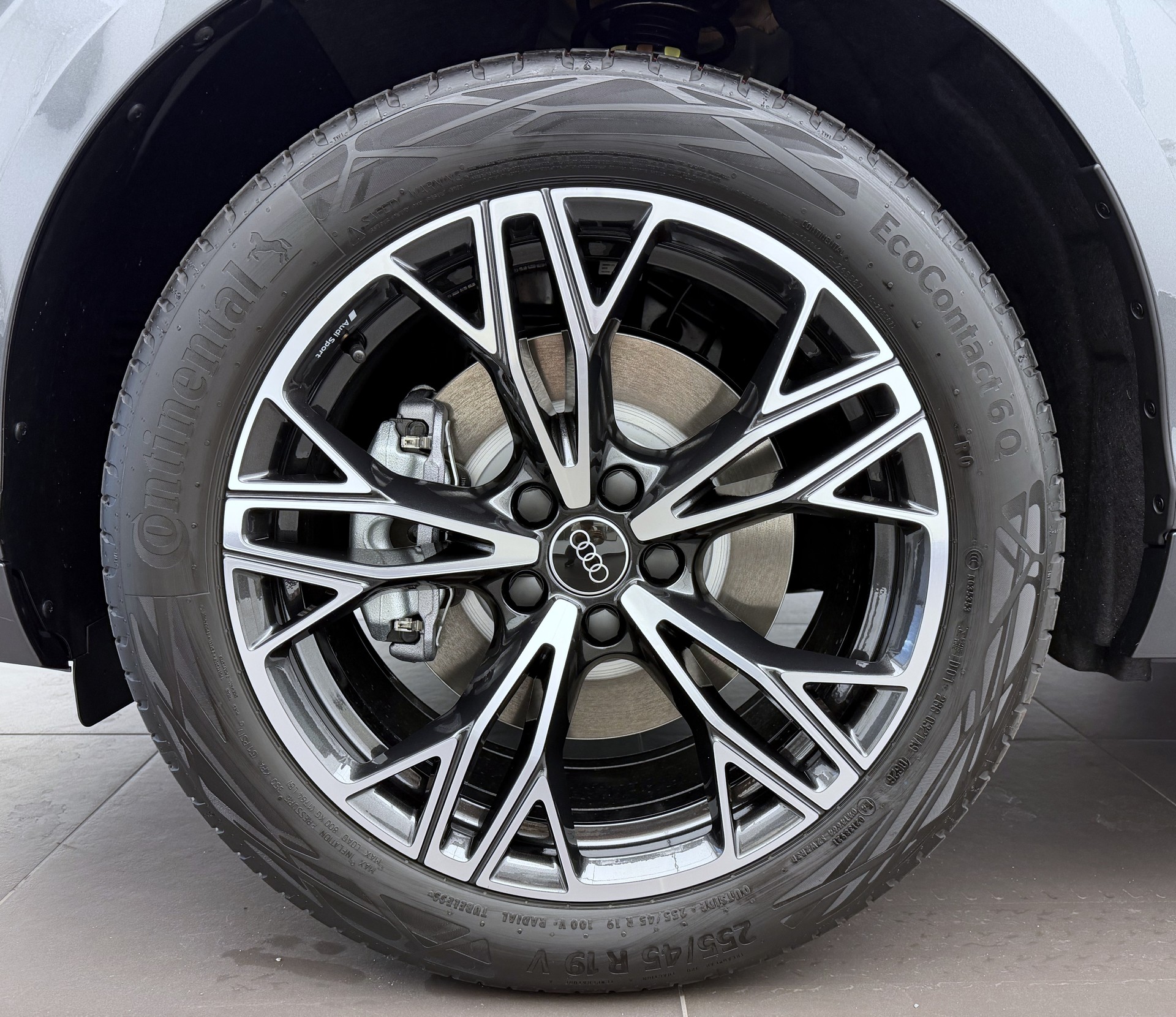 AUDI Q3 SUV TFSI quattro 195 kW S tronic-image-2