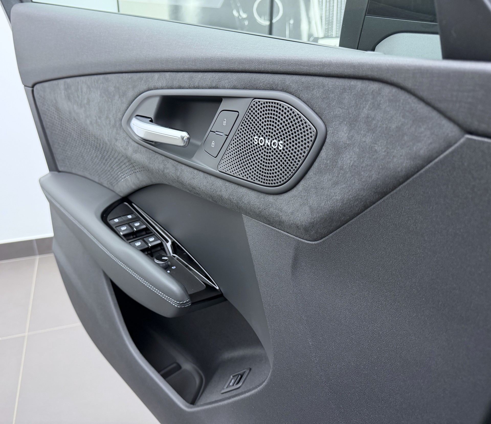 AUDI Q3 SUV TFSI quattro 195 kW S tronic-image-4