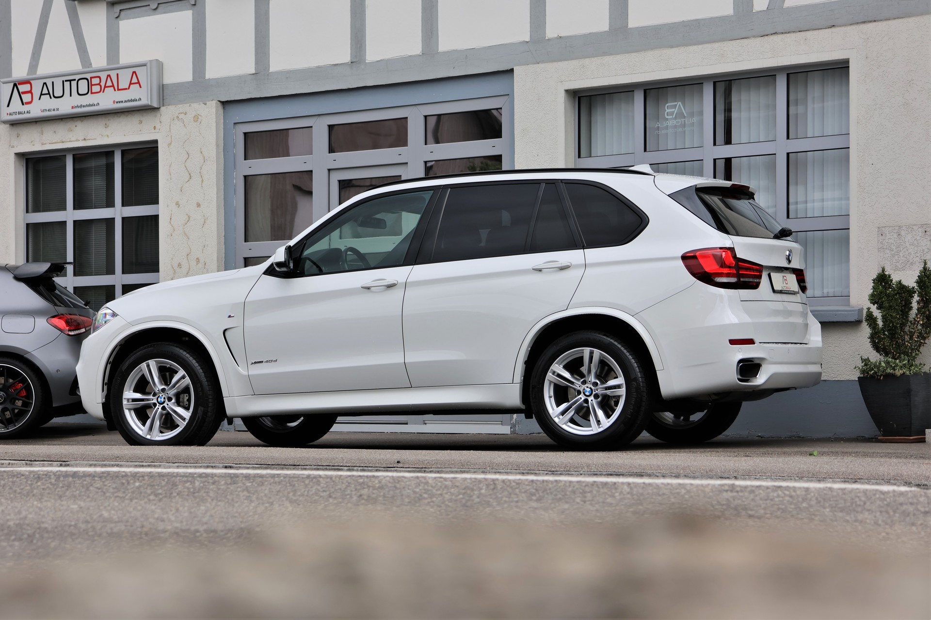 BMW X5 xDrive 40d Steptronic M-Sport 7 Plätzer + 3.5T AHK (CH)-image-3