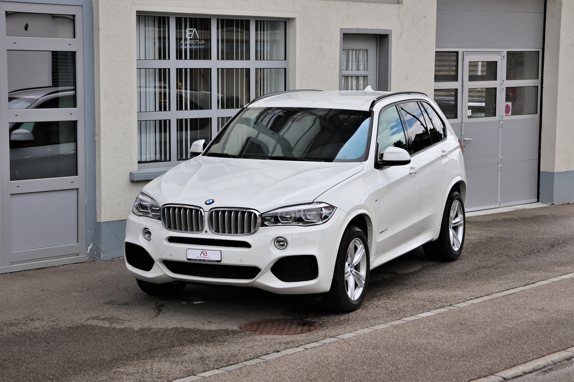BMW X5 xDrive 40d Steptronic M-Sport 7 Plätzer + 3.5T AHK (CH)-image-0