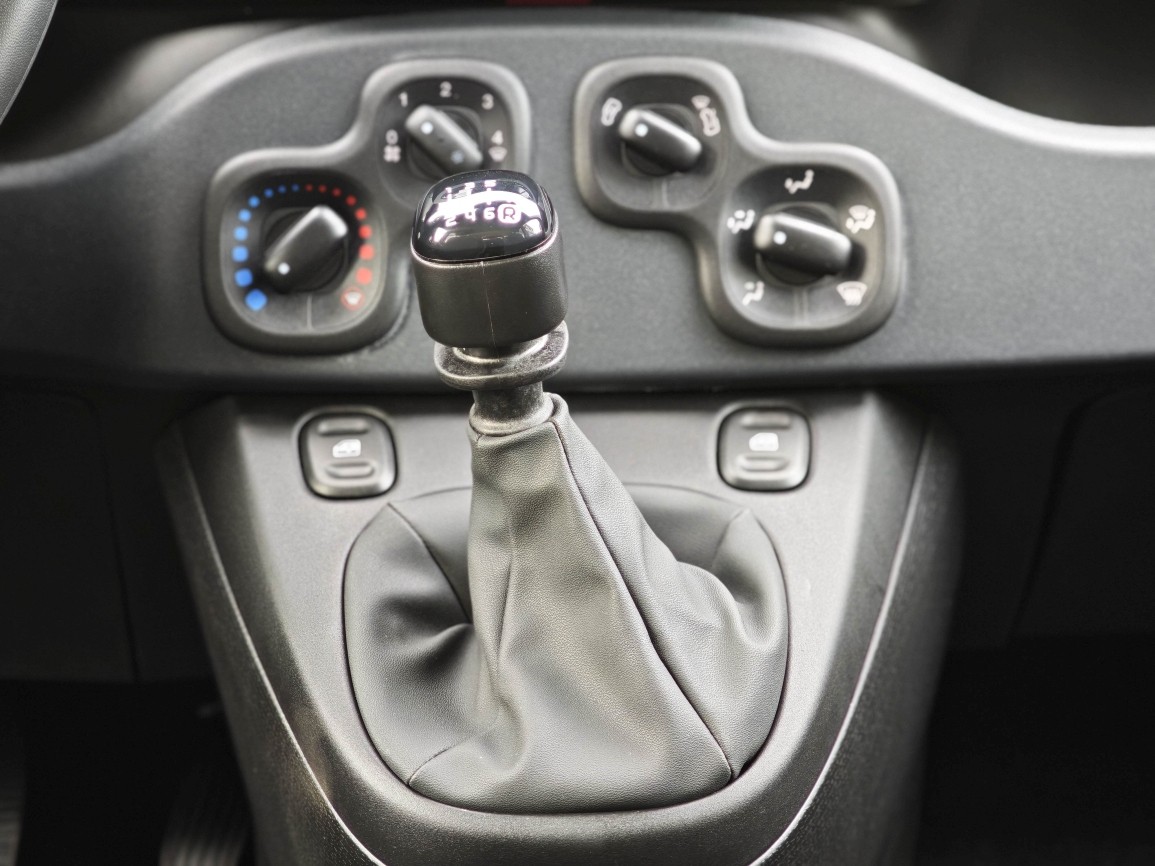 FIAT Pandina 1.0 Hybrid Icon-image-12