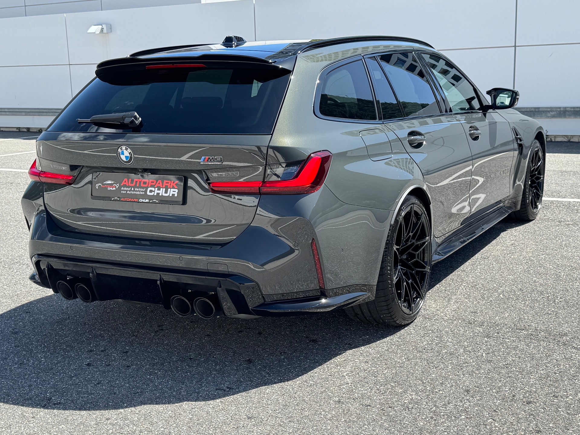 BMW M3 Touring xDrive Competition M-image-4
