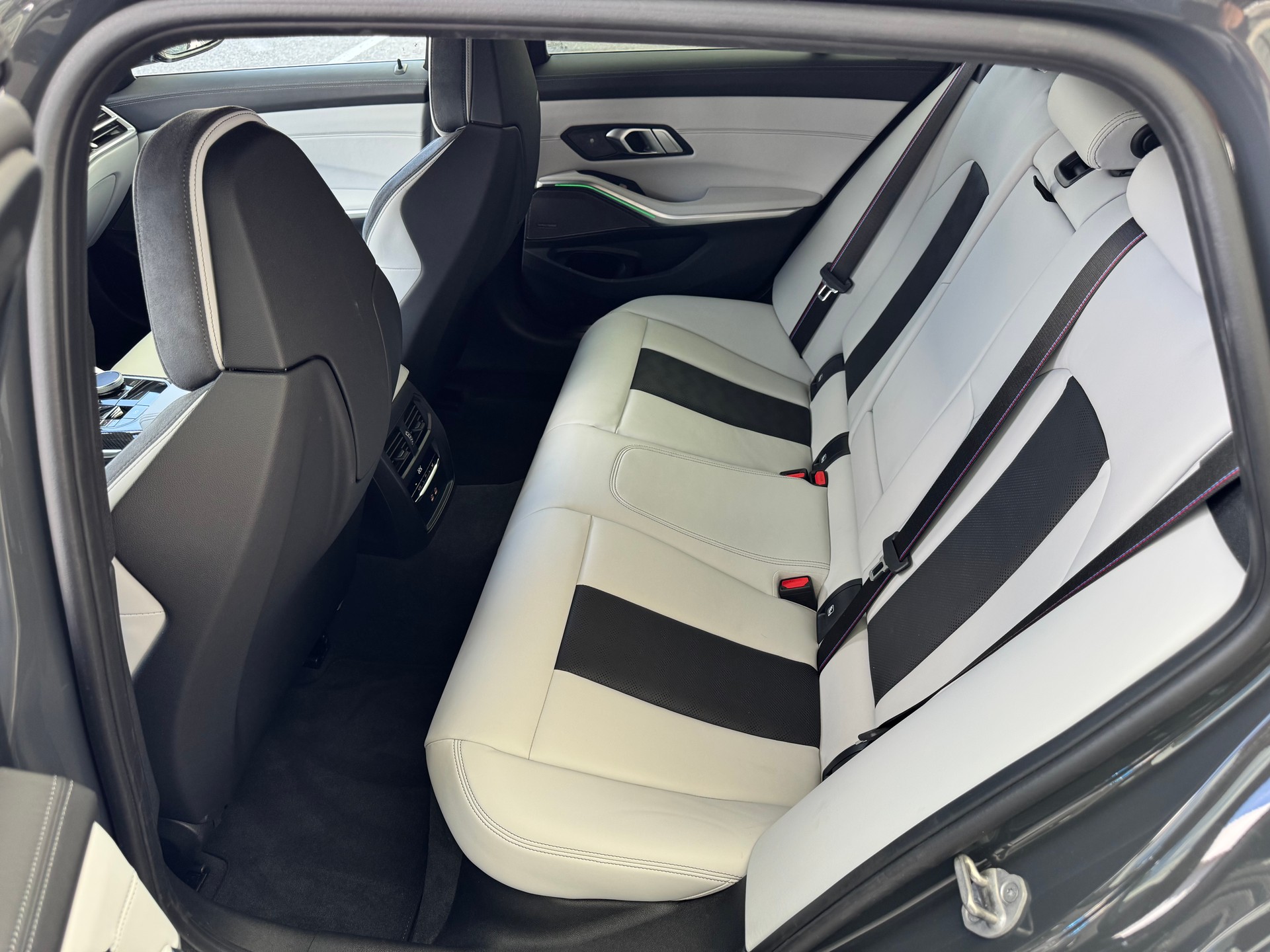 BMW M3 Touring xDrive Competition M-image-12