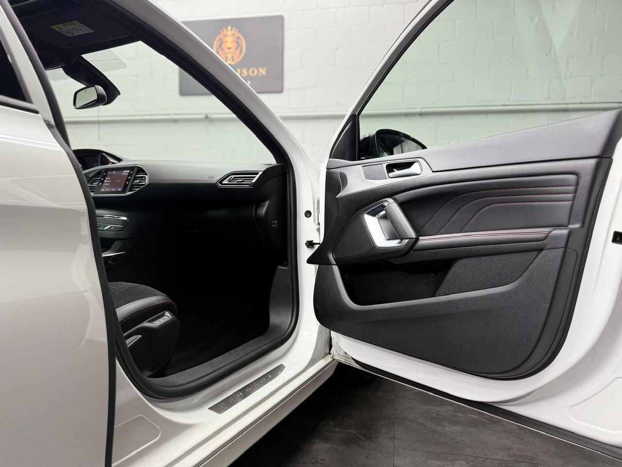 PEUGEOT 308 2.0 BlueHDI GT EAT8 | Facelift | GT | CH-Fahrzeug | AKTIONSPREIS !!!-image-20