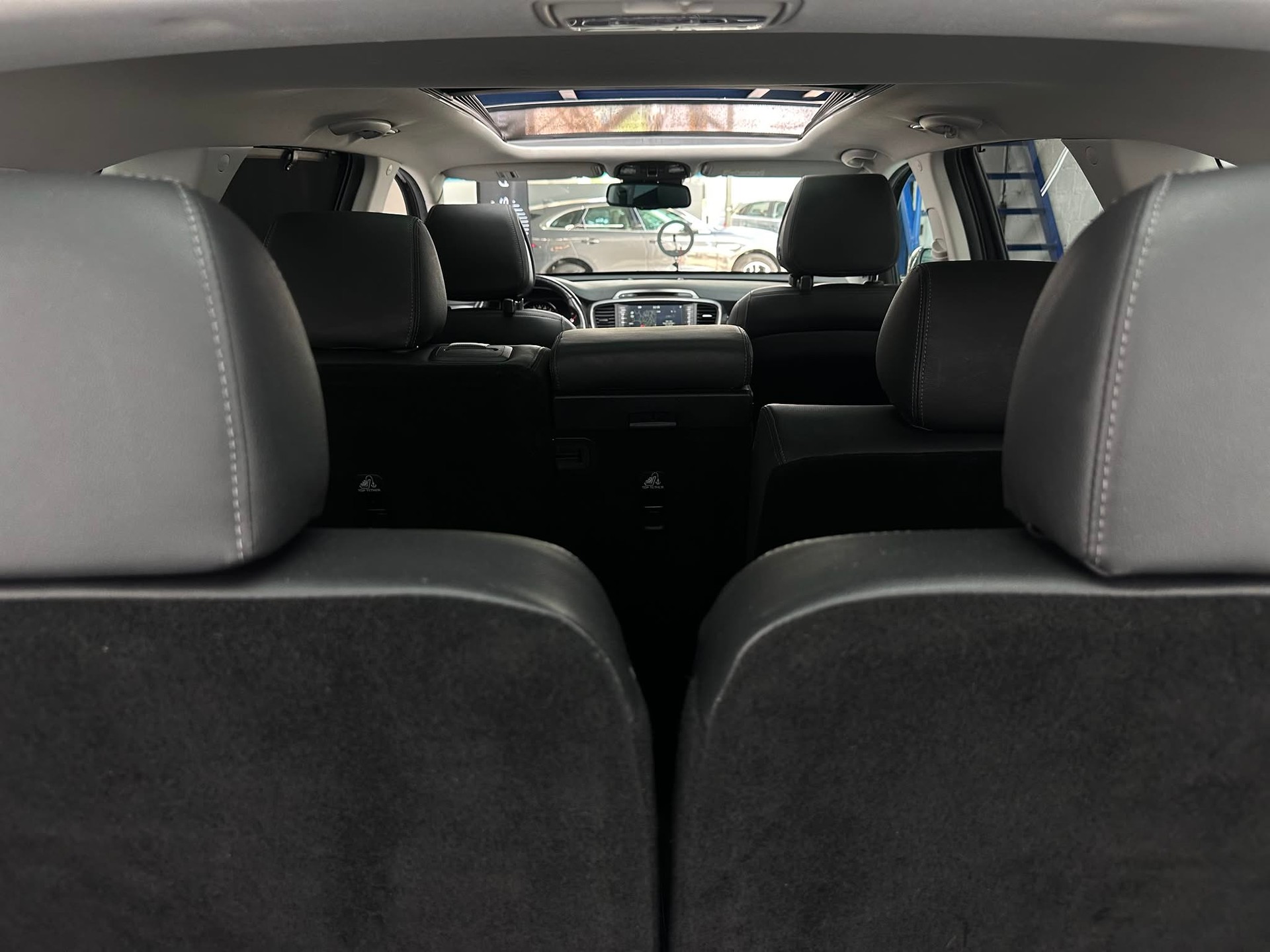 KIA Sorento 2.2 CRDI Style 7P. Automatic-image-12