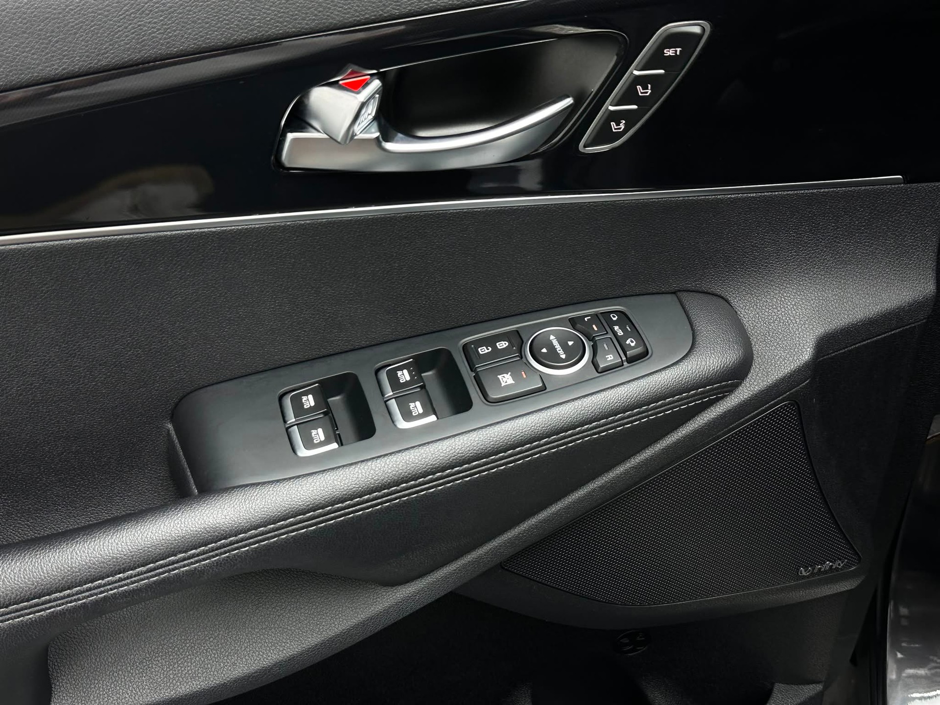 KIA Sorento 2.2 CRDI Style 7P. Automatic-image-24