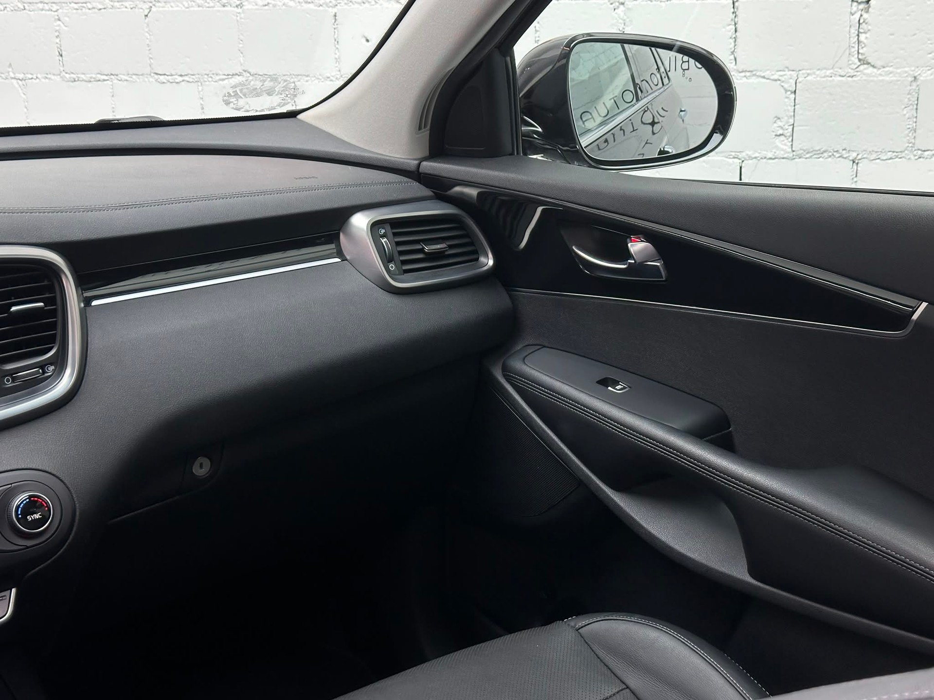 KIA Sorento 2.2 CRDI Style 7P. Automatic-image-23