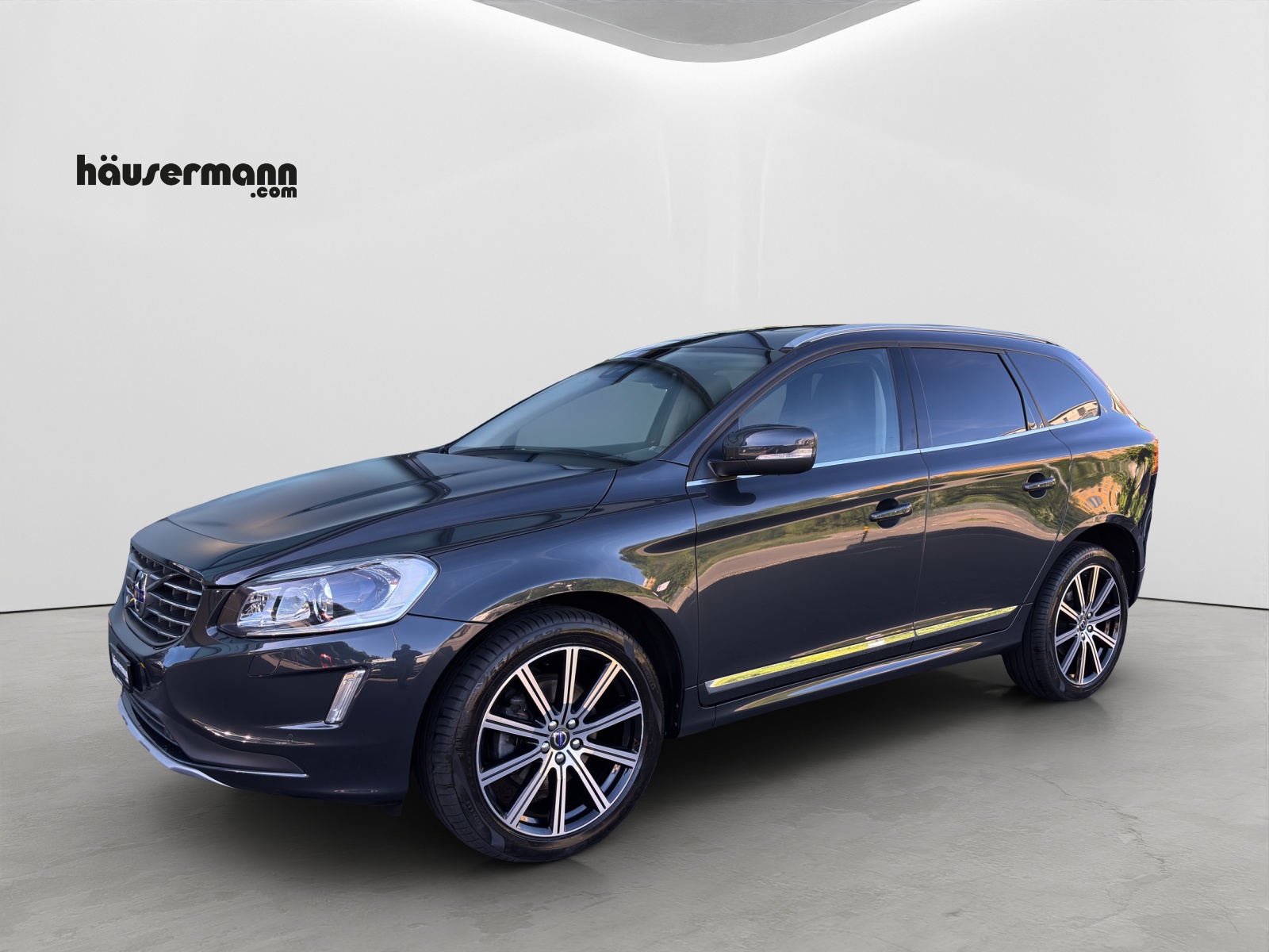 VOLVO XC60 2.4 D5 Summum AWD S/S-image-0