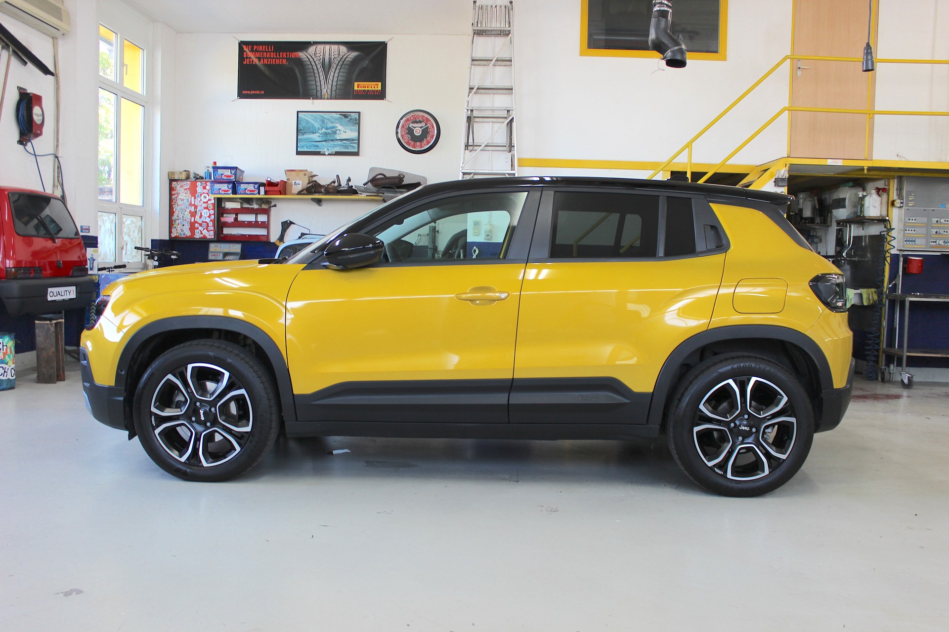 JEEP Avenger 54kWh Summit Swiss 💥 Leder *Sitzheizung *360°Kamera *DAB+ *ADAS-Systeme *Frontscheibenheizung 💥 Lieferung möglich-image-8