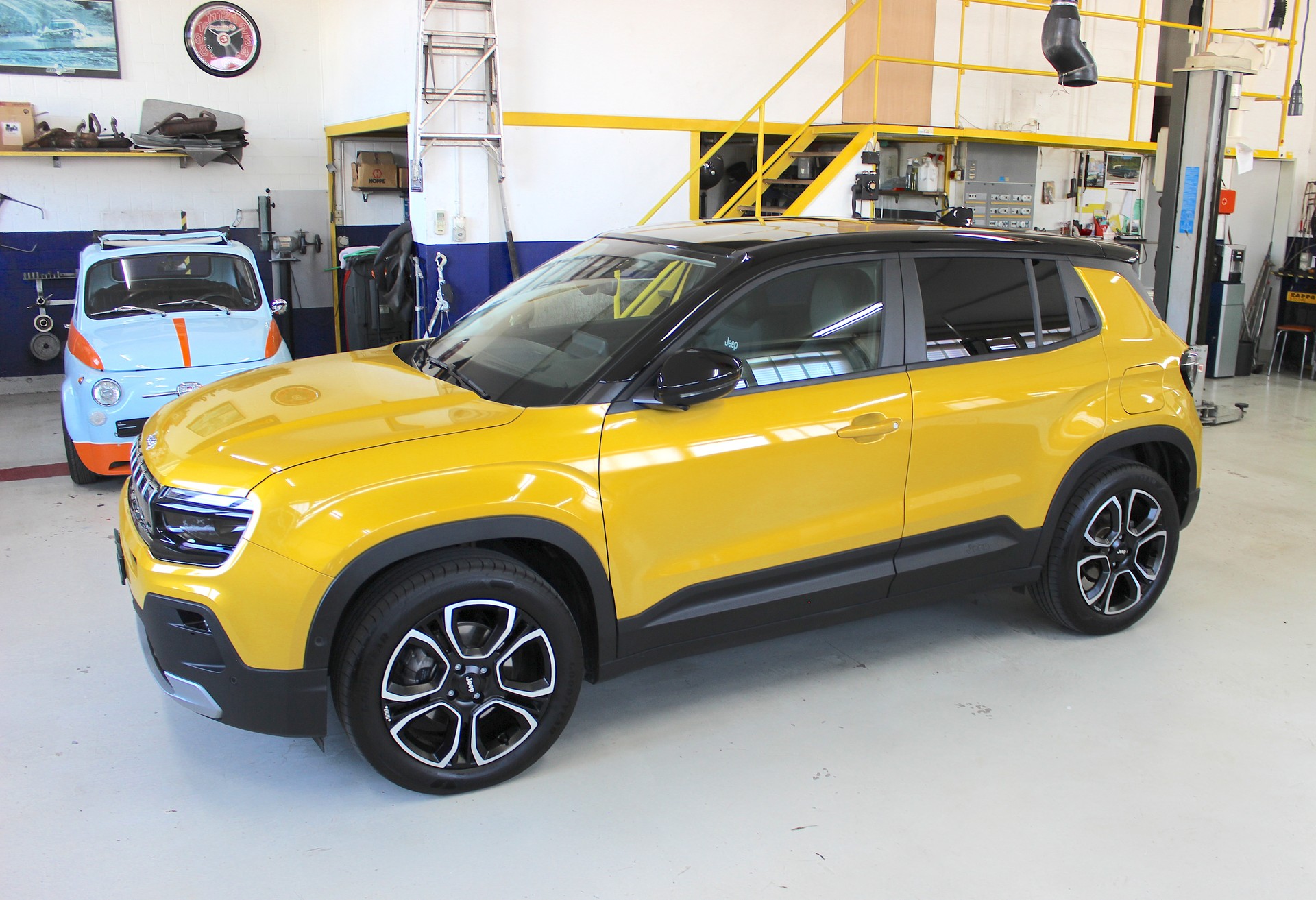 JEEP Avenger 54kWh Summit Swiss 💥 Leder *Sitzheizung *360°Kamera *DAB+ *ADAS-Systeme *Frontscheibenheizung 💥 Lieferung möglich-image-11