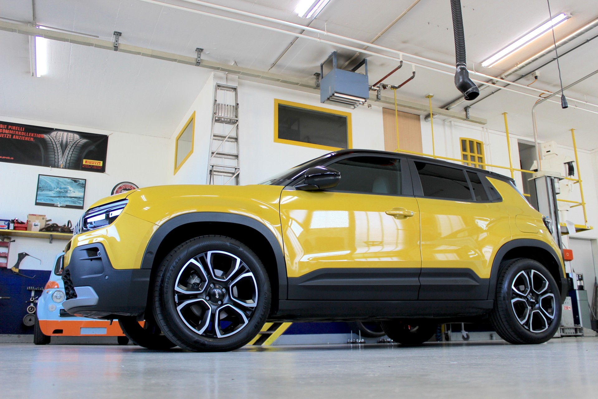 JEEP Avenger 54kWh Summit Swiss 💥 Leder *Sitzheizung *360°Kamera *DAB+ *ADAS-Systeme *Frontscheibenheizung 💥 Lieferung möglich-image-10