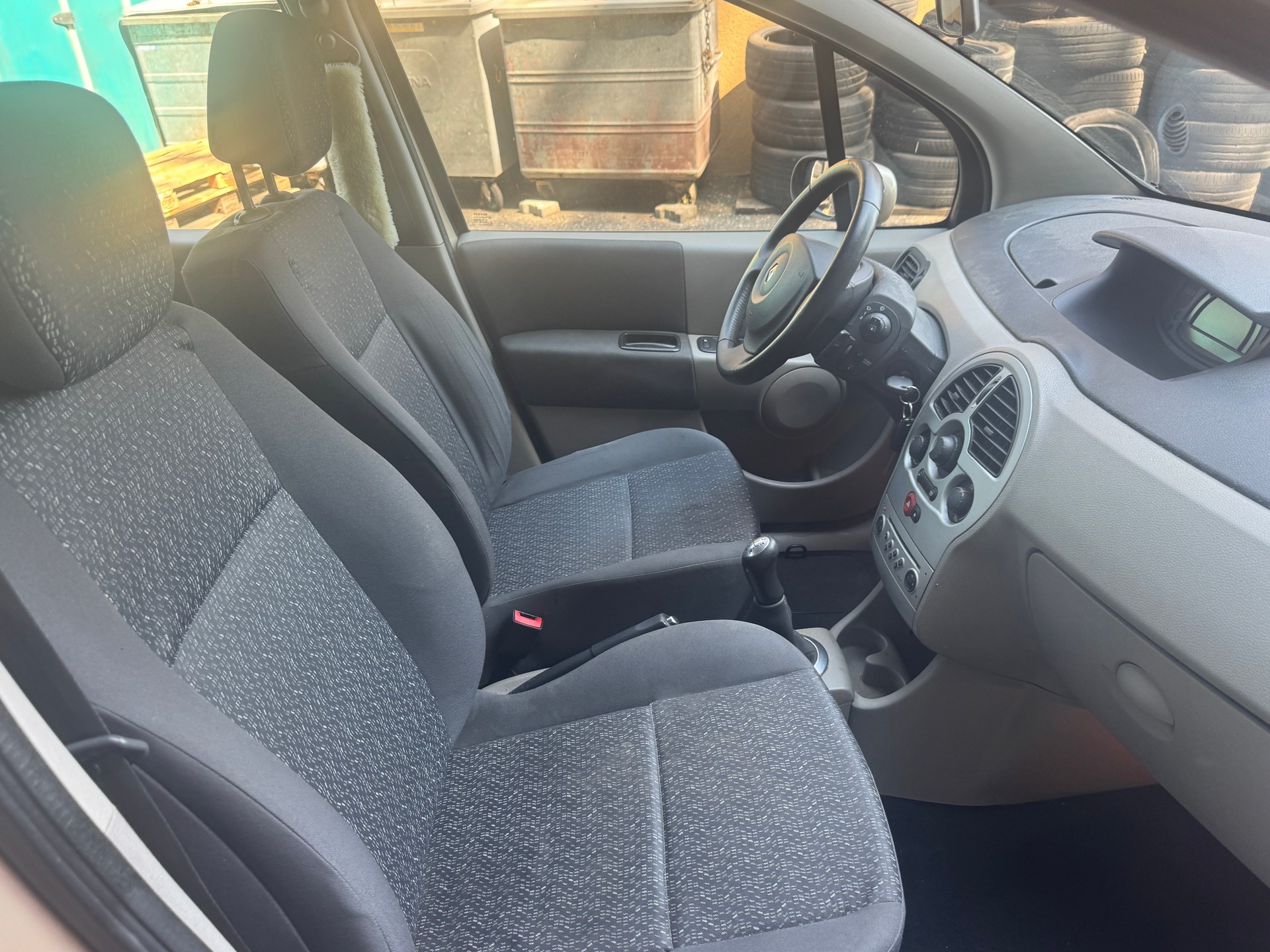 RENAULT Modus 1.6 16V Dynamique Luxe-image-11