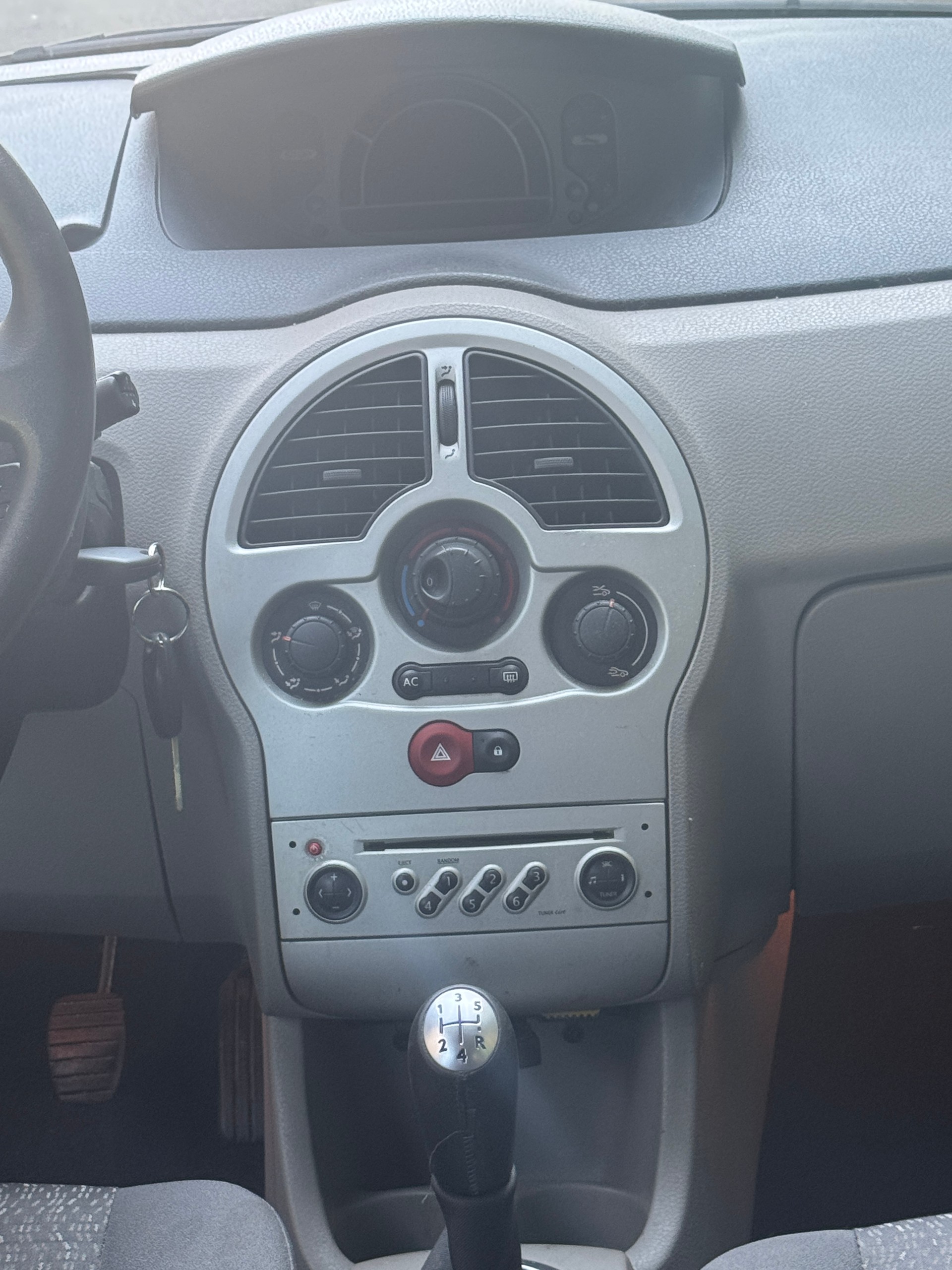 RENAULT Modus 1.6 16V Dynamique Luxe-image-8