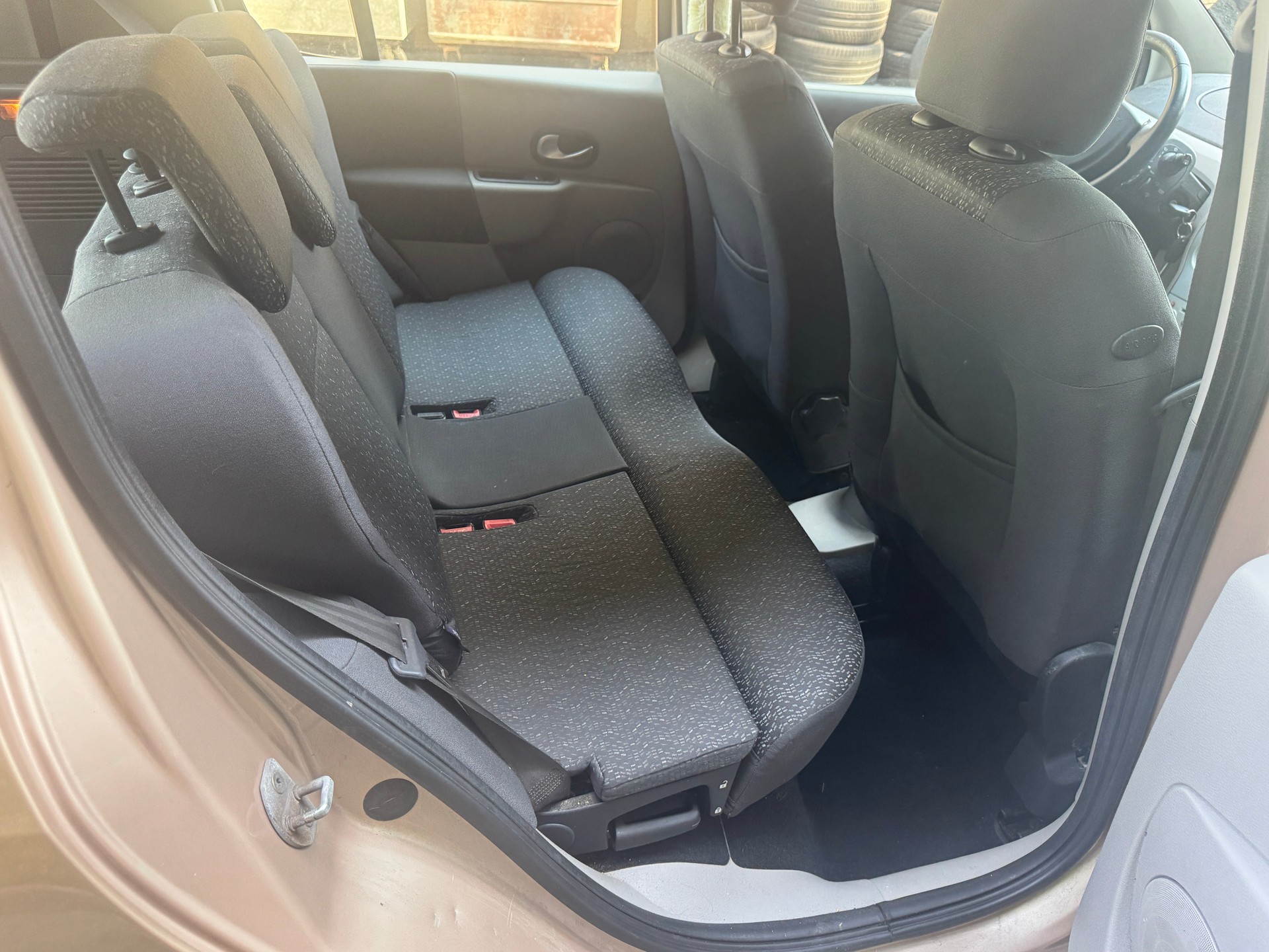 RENAULT Modus 1.6 16V Dynamique Luxe-image-12
