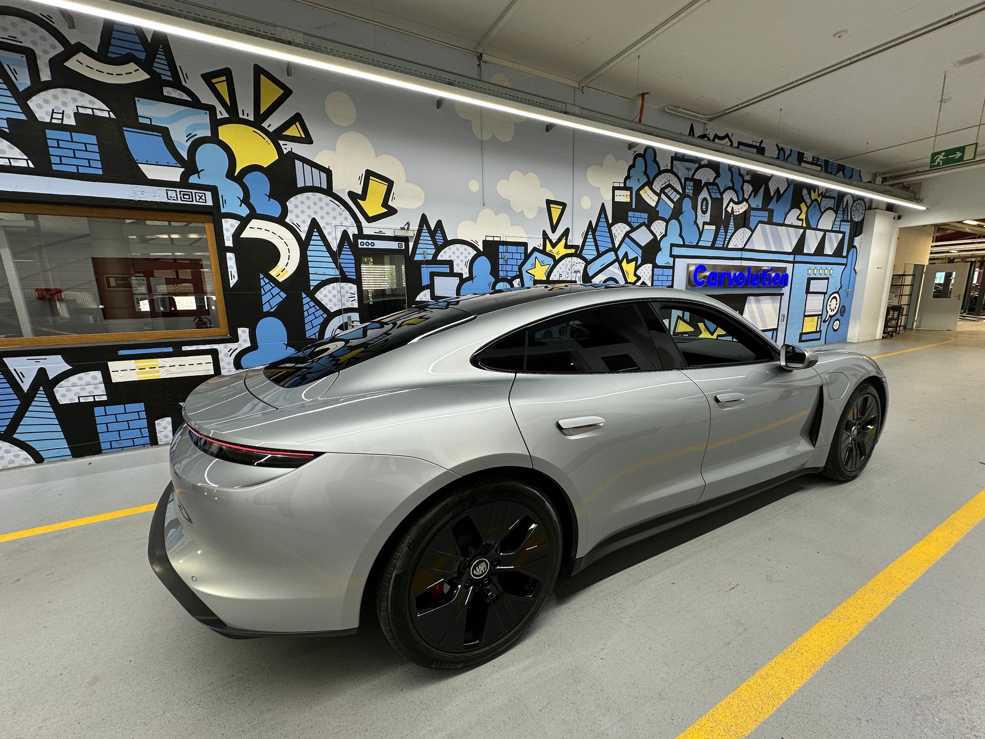 PORSCHE Taycan 4S-image-3