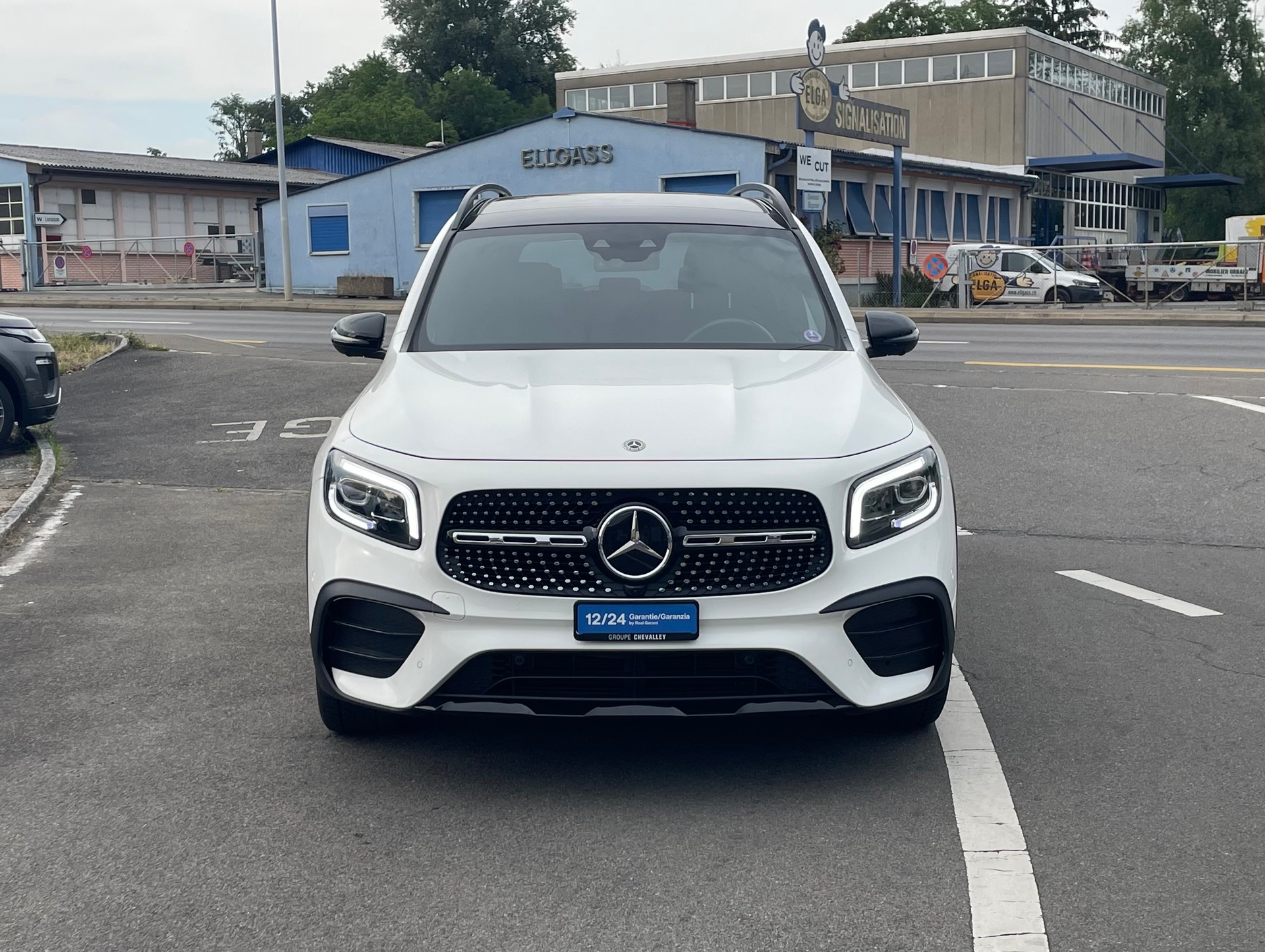MERCEDES-BENZ GLB 250 4Matic AMG Line 8G-Tronic-image-1