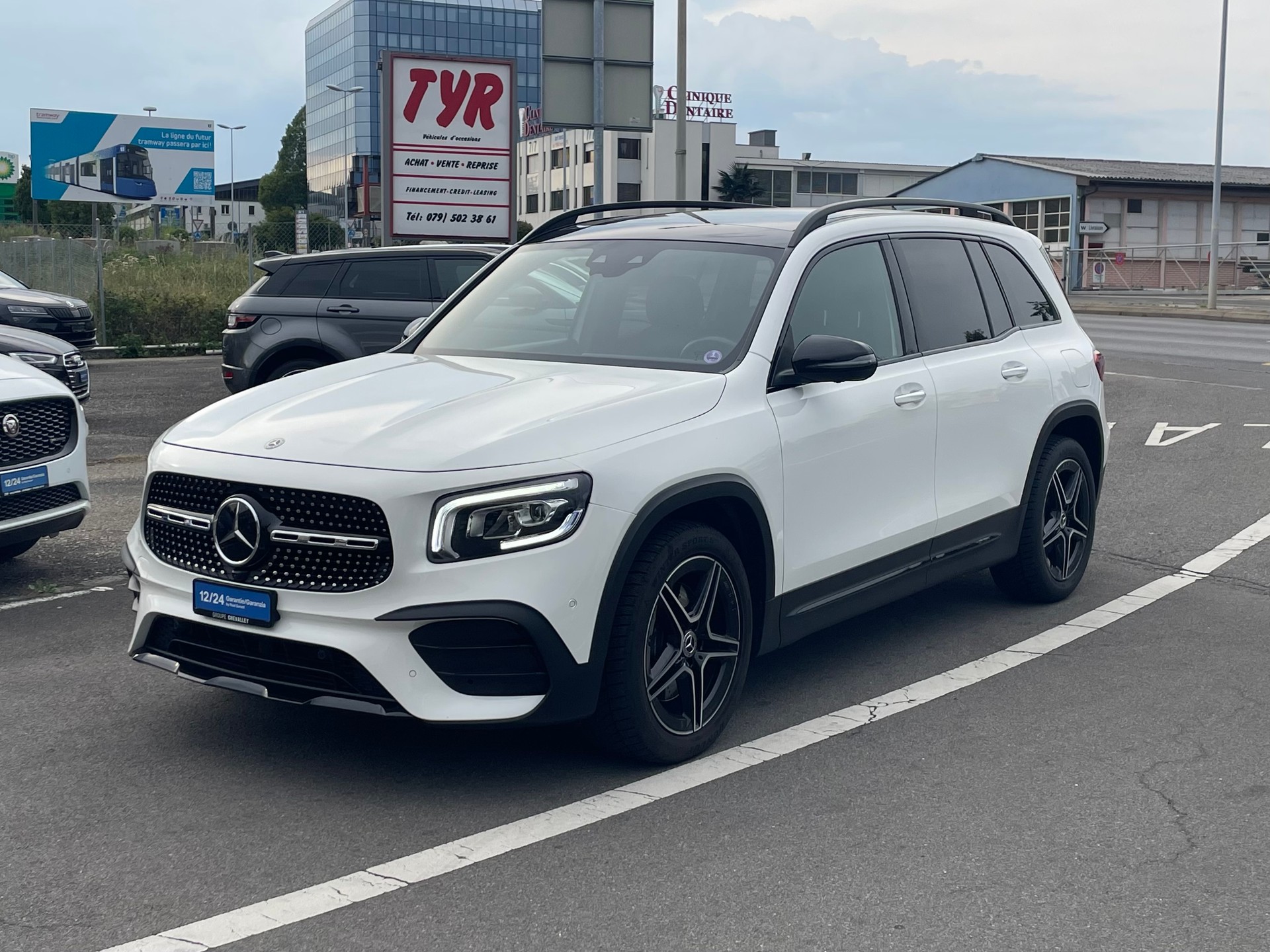 MERCEDES-BENZ GLB 250 4Matic AMG Line 8G-Tronic-image-0