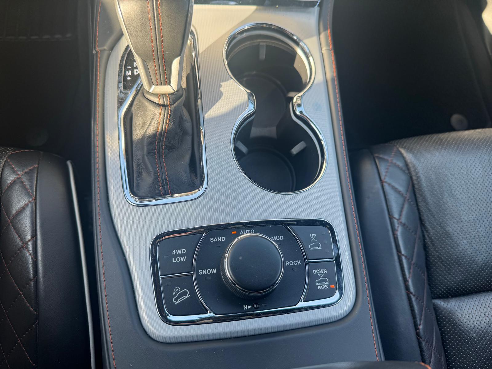 JEEP Grand Cherokee 3.0 CRD Summit Automatic-image-18
