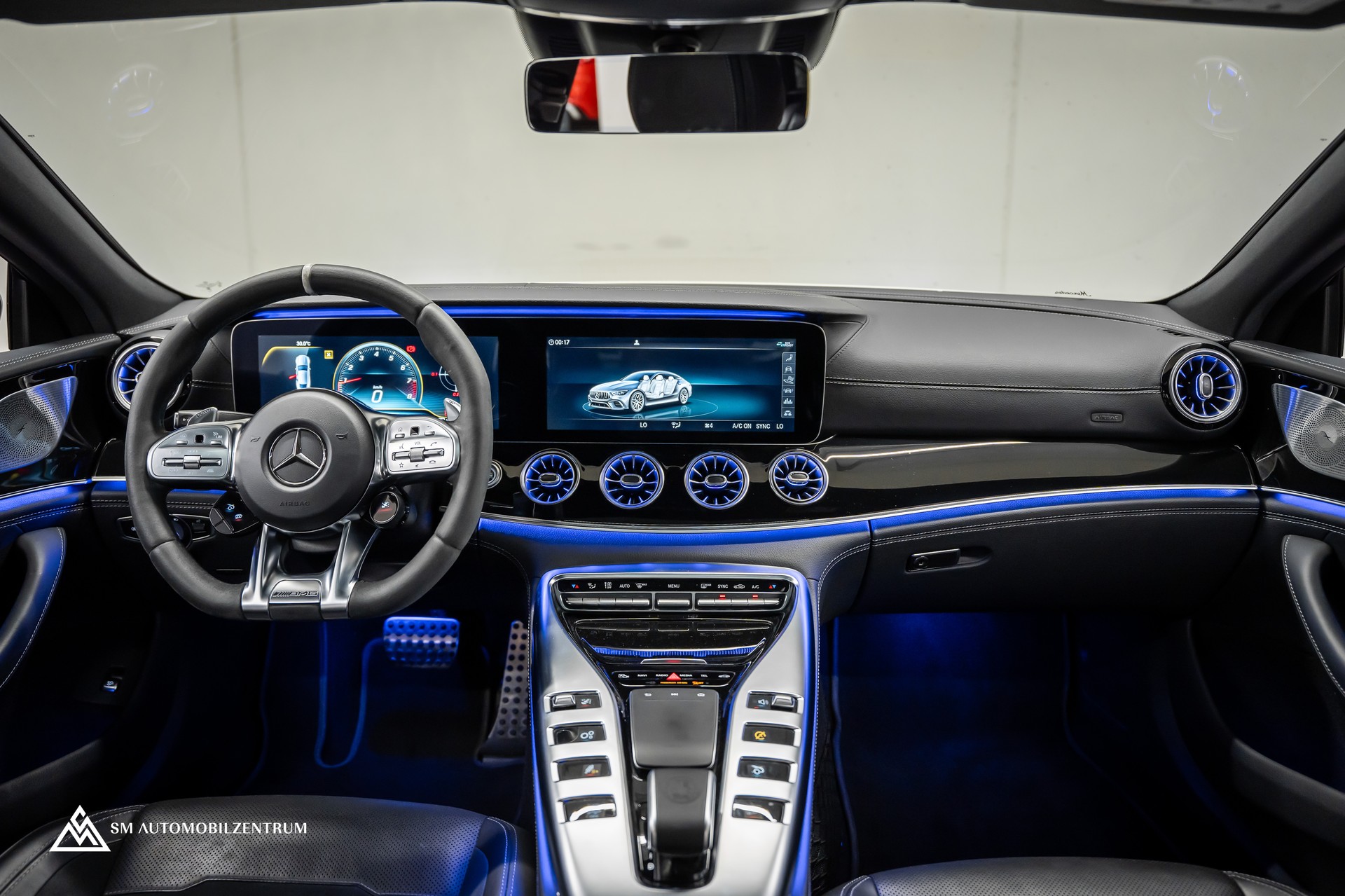 MERCEDES-BENZ AMG GT 63 S 4matic+ / Panorama / Head-Up / Sitzbelüftung-image-14