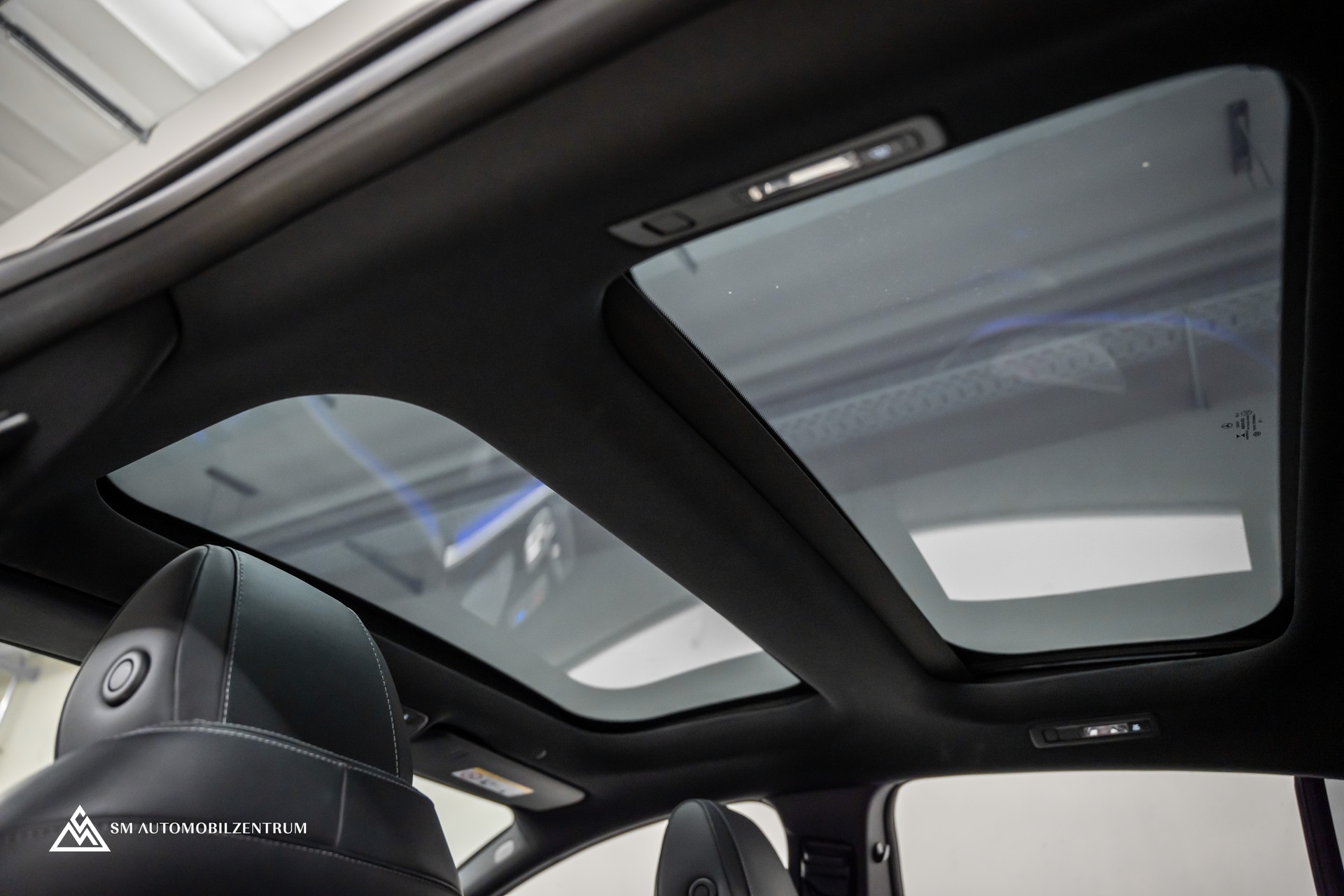 MERCEDES-BENZ AMG GT 63 S 4matic+ / Panorama / Head-Up / Sitzbelüftung-image-22