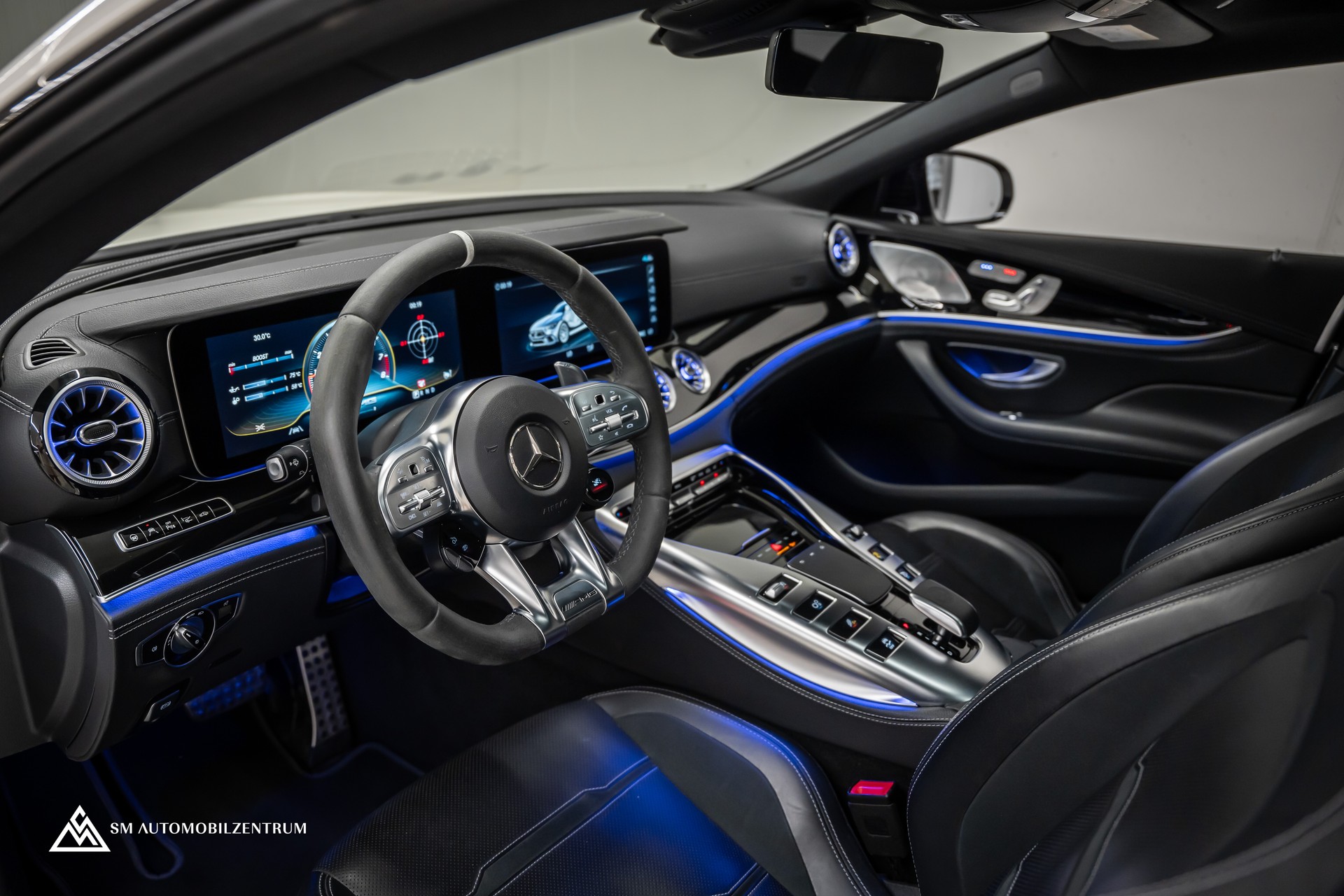 MERCEDES-BENZ AMG GT 63 S 4matic+ / Panorama / Head-Up / Sitzbelüftung-image-17