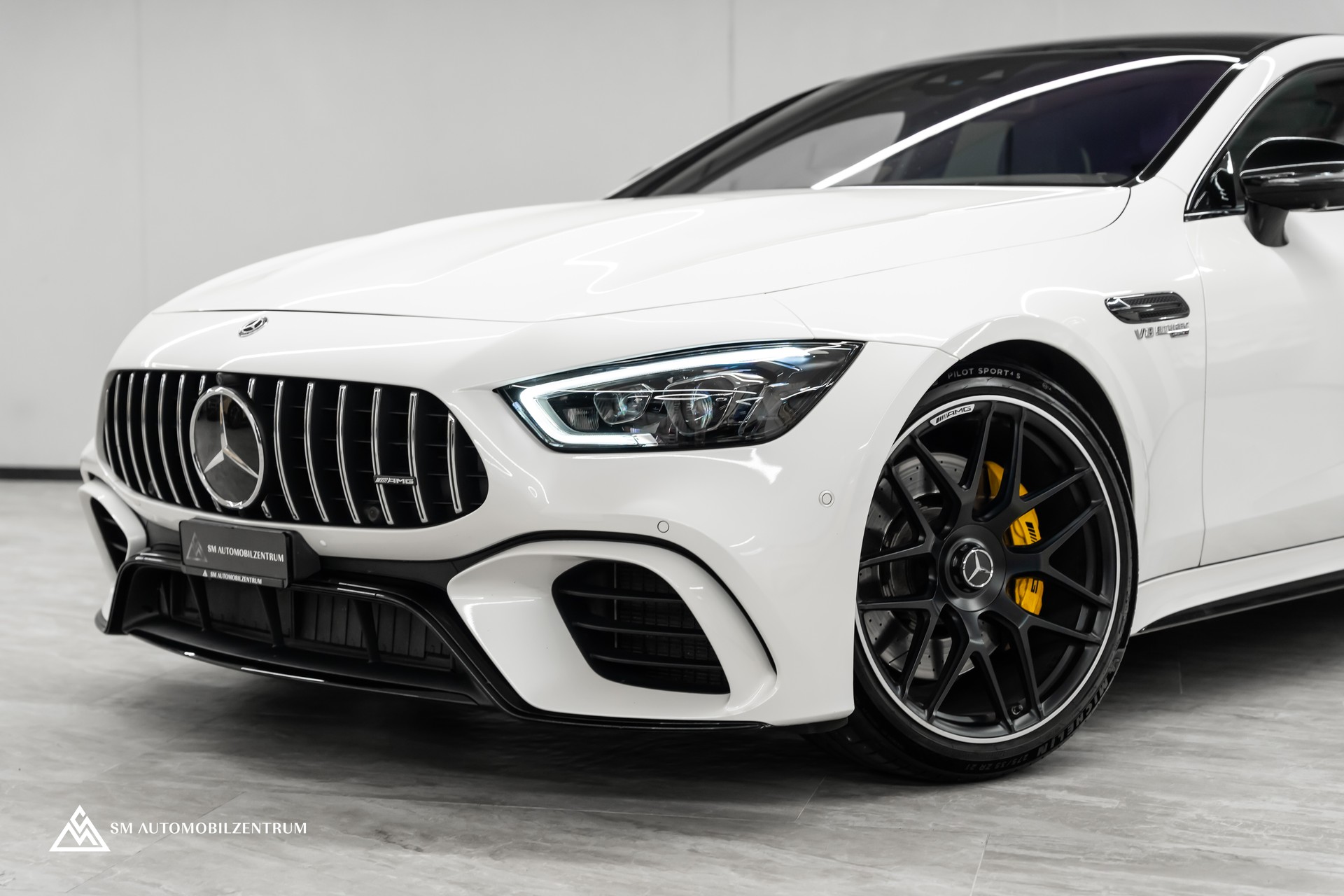 MERCEDES-BENZ AMG GT 63 S 4matic+ / Panorama / Head-Up / Sitzbelüftung-image-5