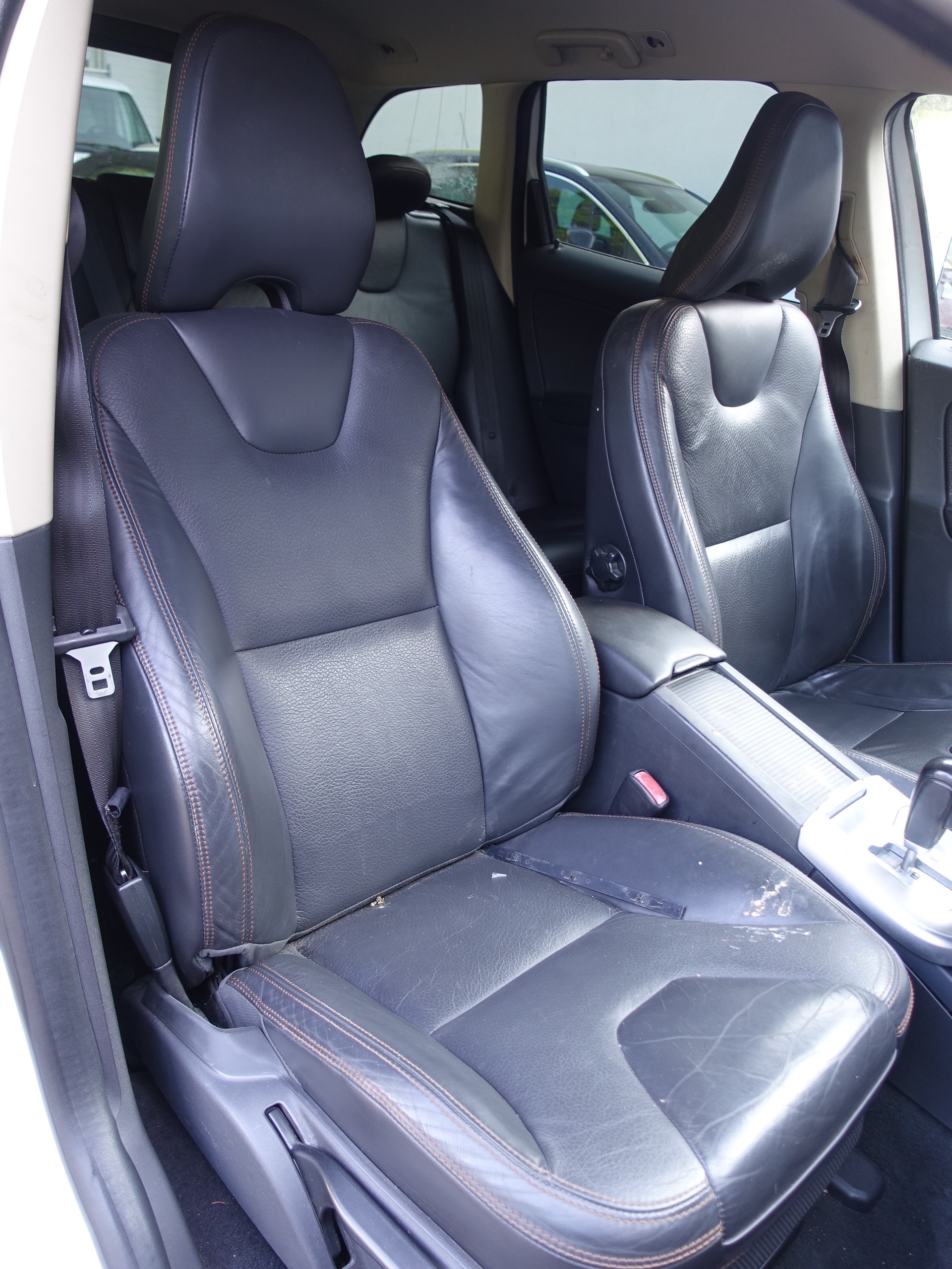 VOLVO XC60 2.4D Momentum Geartronic-image-6