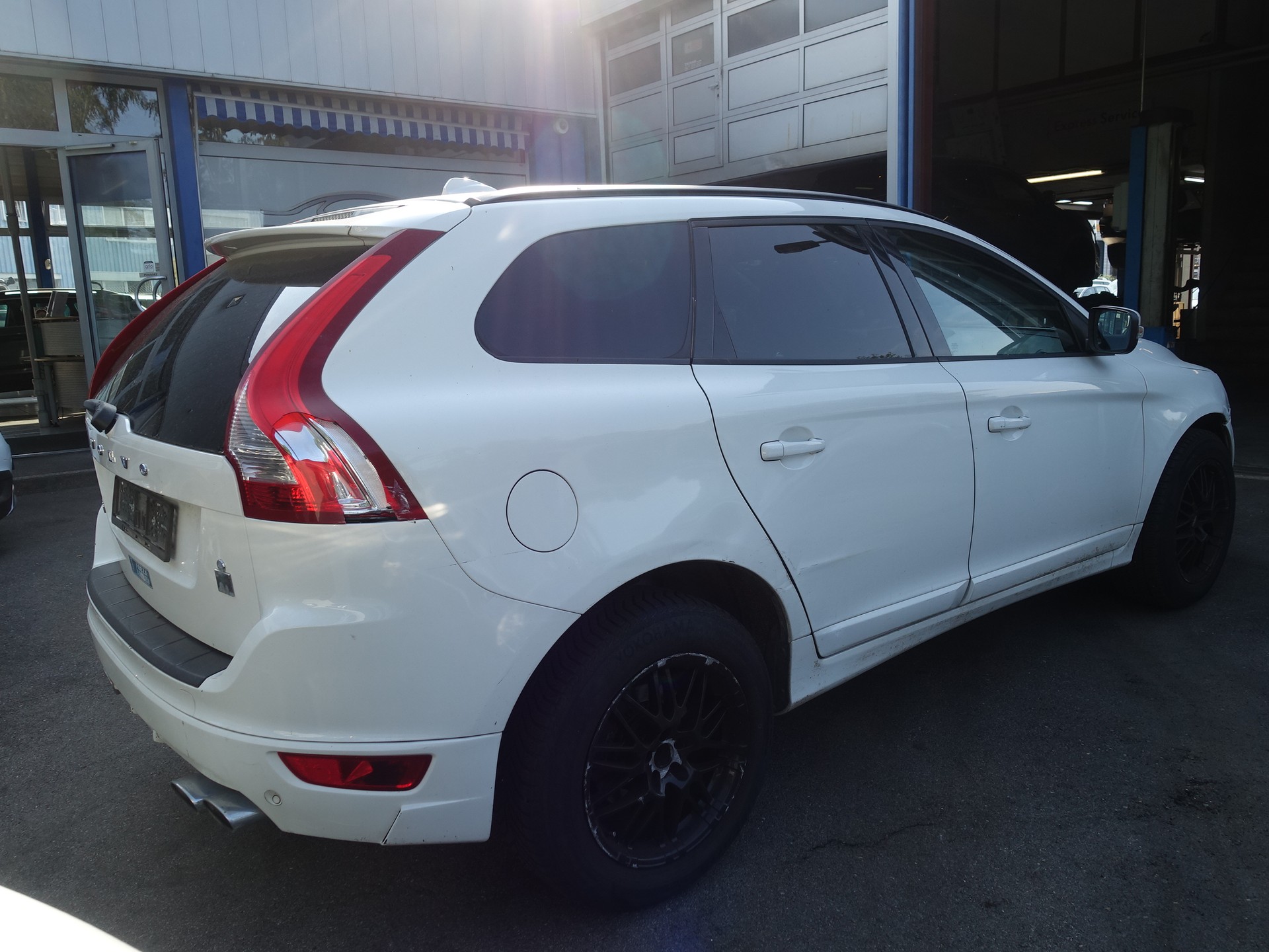 VOLVO XC60 2.4D Momentum Geartronic-image-3