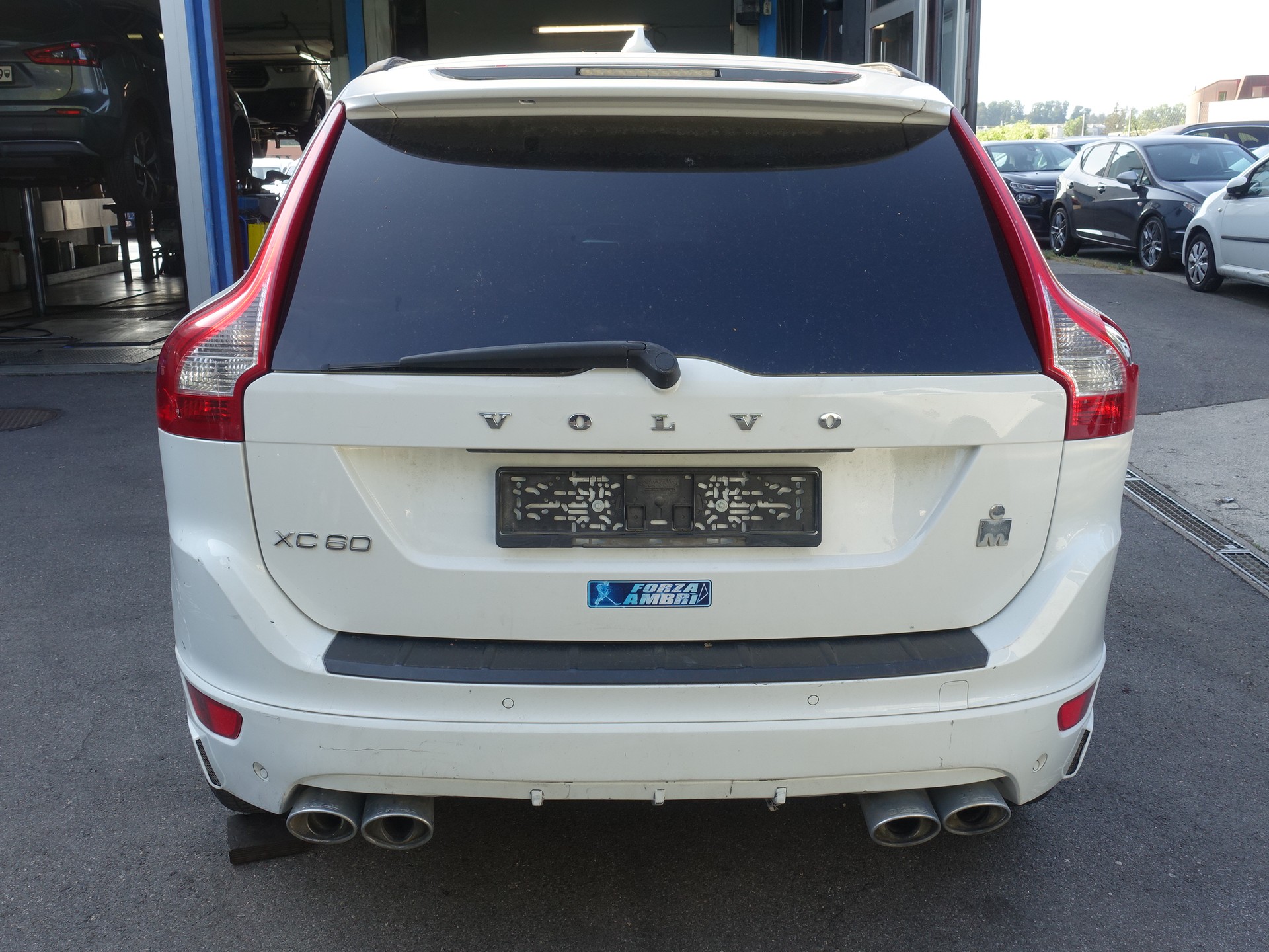 VOLVO XC60 2.4D Momentum Geartronic-image-5