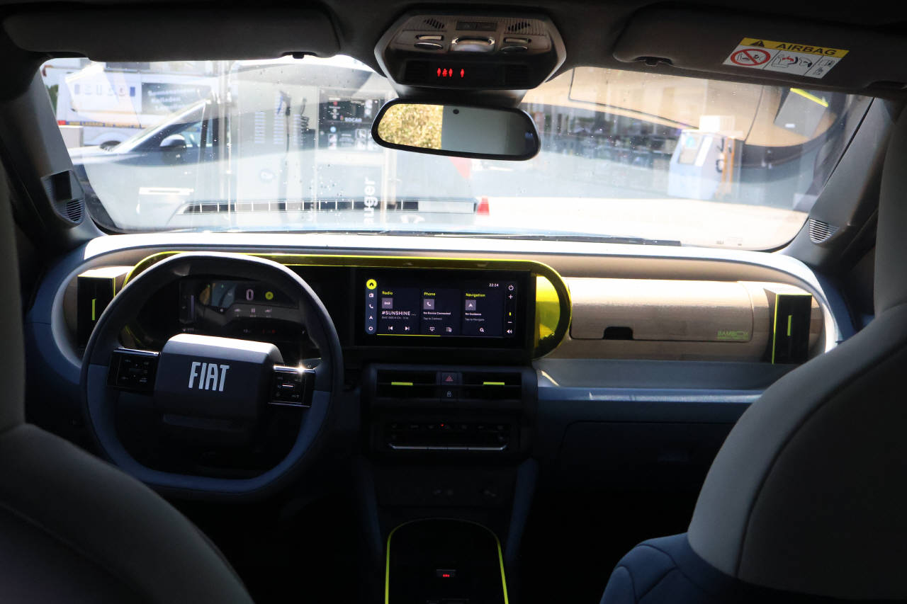 FIAT Grande Panda 1.2 Hybrid La Prima-image-10